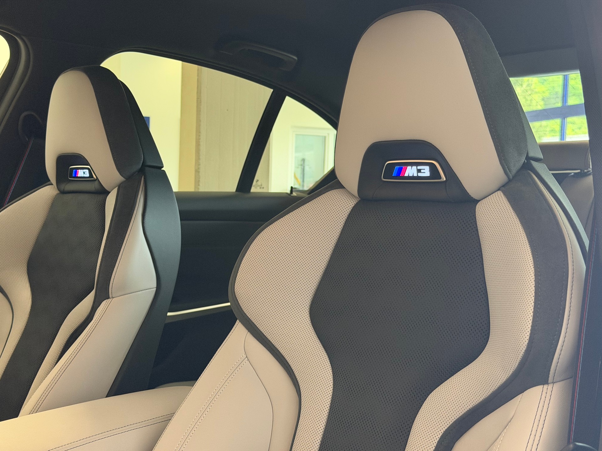 BMW M3 Competition M xDrive-image-14