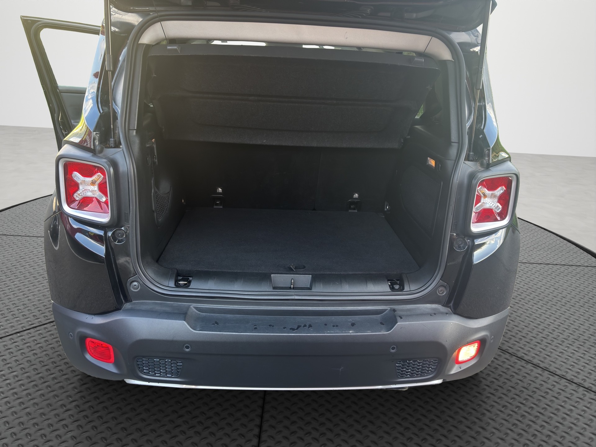 JEEP Renegade 1.4 Turbo Limited AWD-image-14