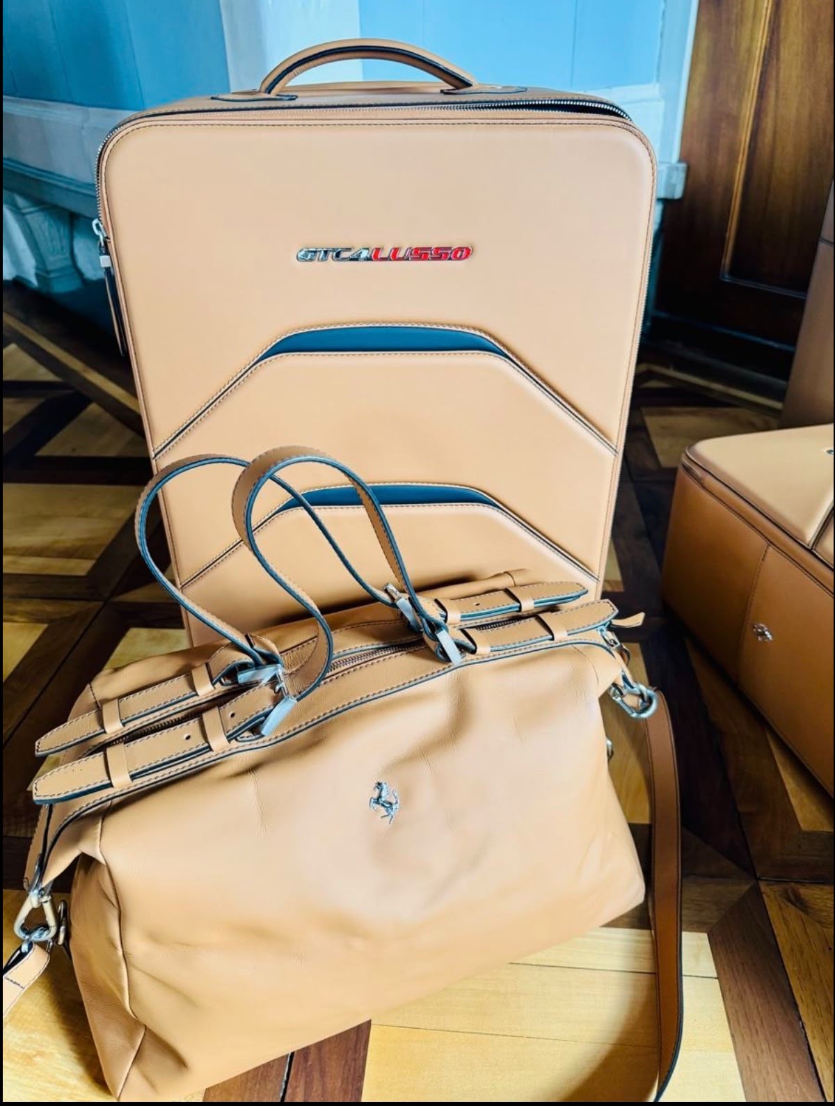 FERRARI GTC4 Lusso Ferrari luggage set for sale-image-1