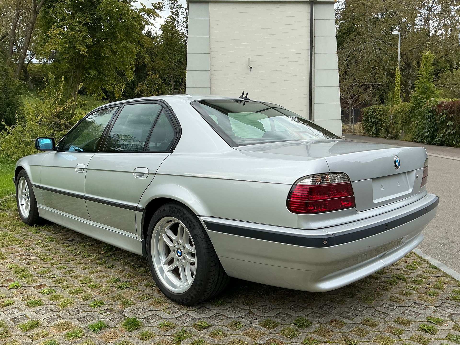 BMW 740i V8 ABS dAiB-image-3