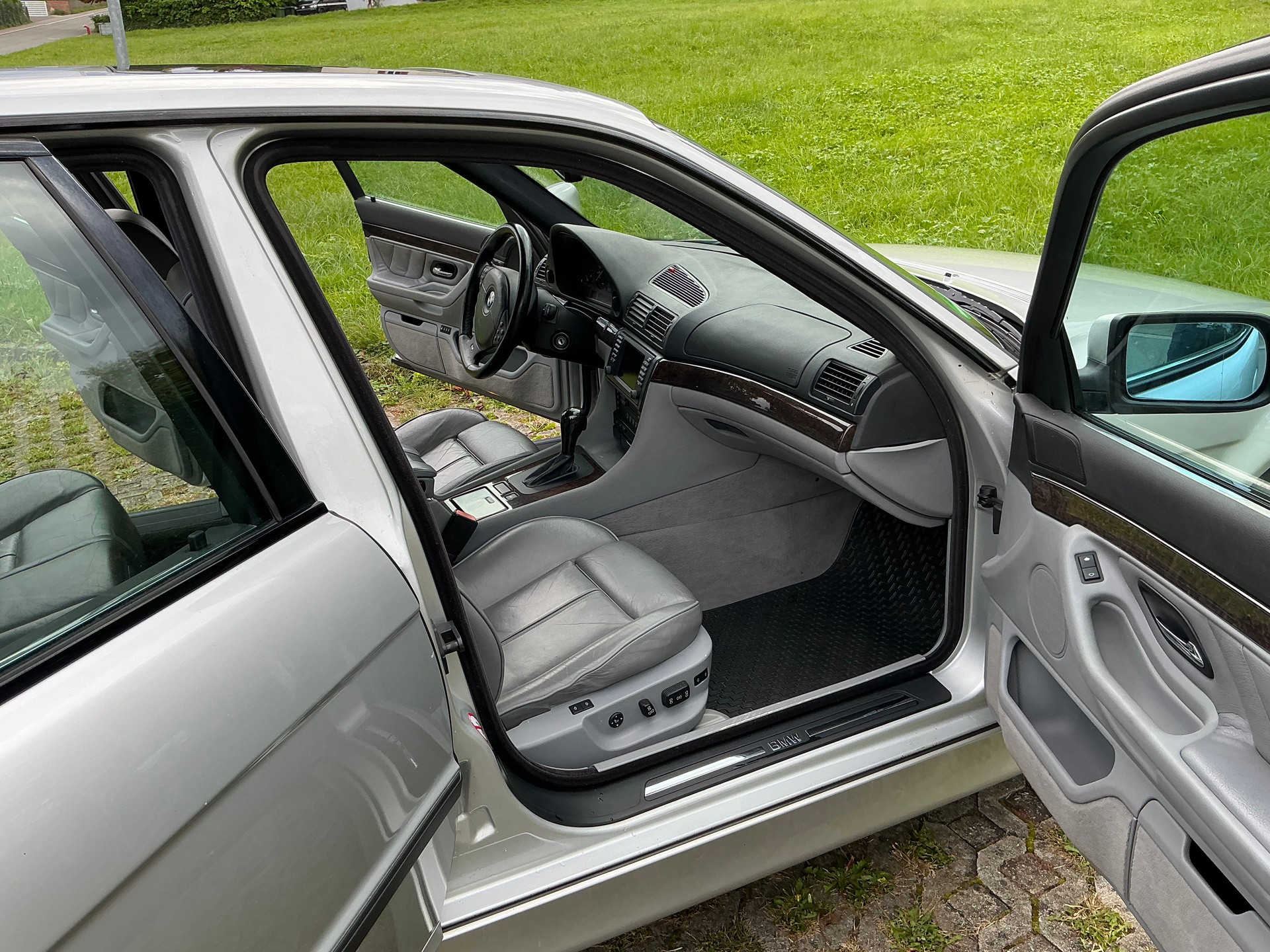 BMW 740i V8 ABS dAiB-image-9