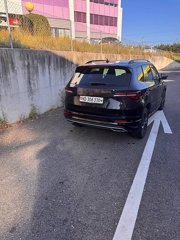 SKODA KAROQ-image-4