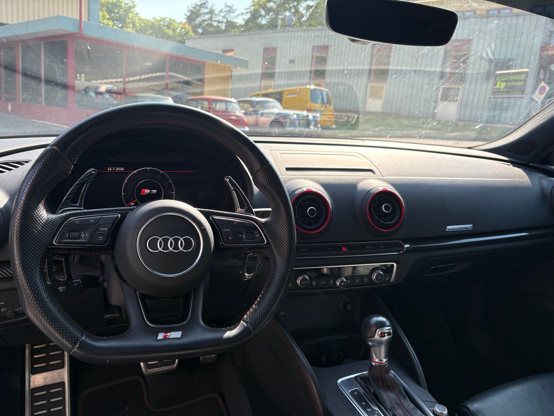 AUDI S3 Sportback 2.0 T FSI quattro S-Tronic-image-4