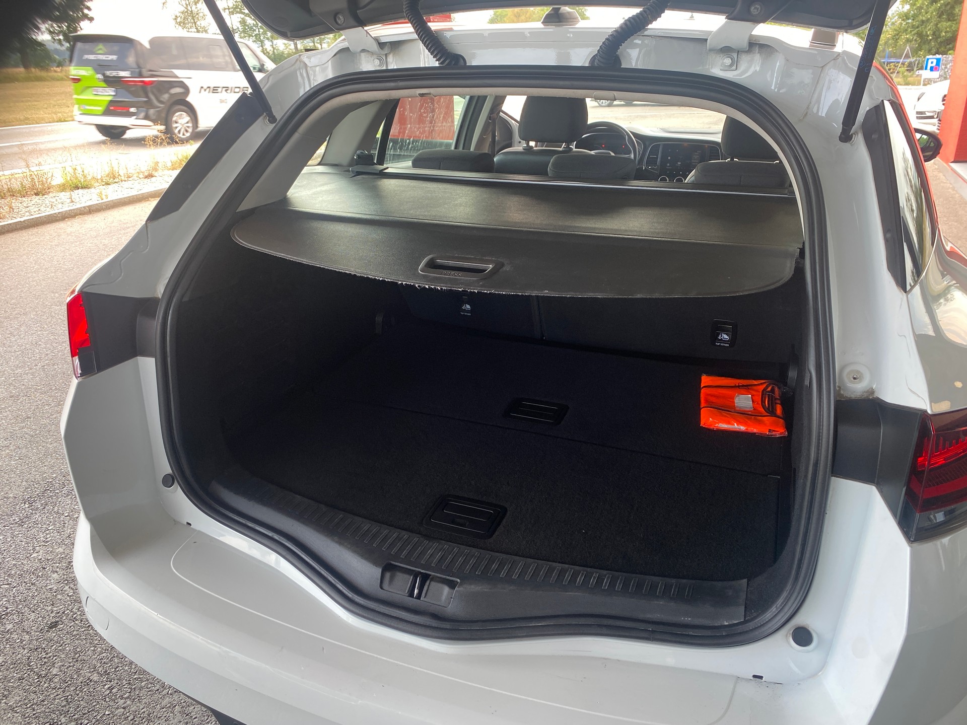 RENAULT Mégane Grandtour 1.5 dCi Business EDC-image-7