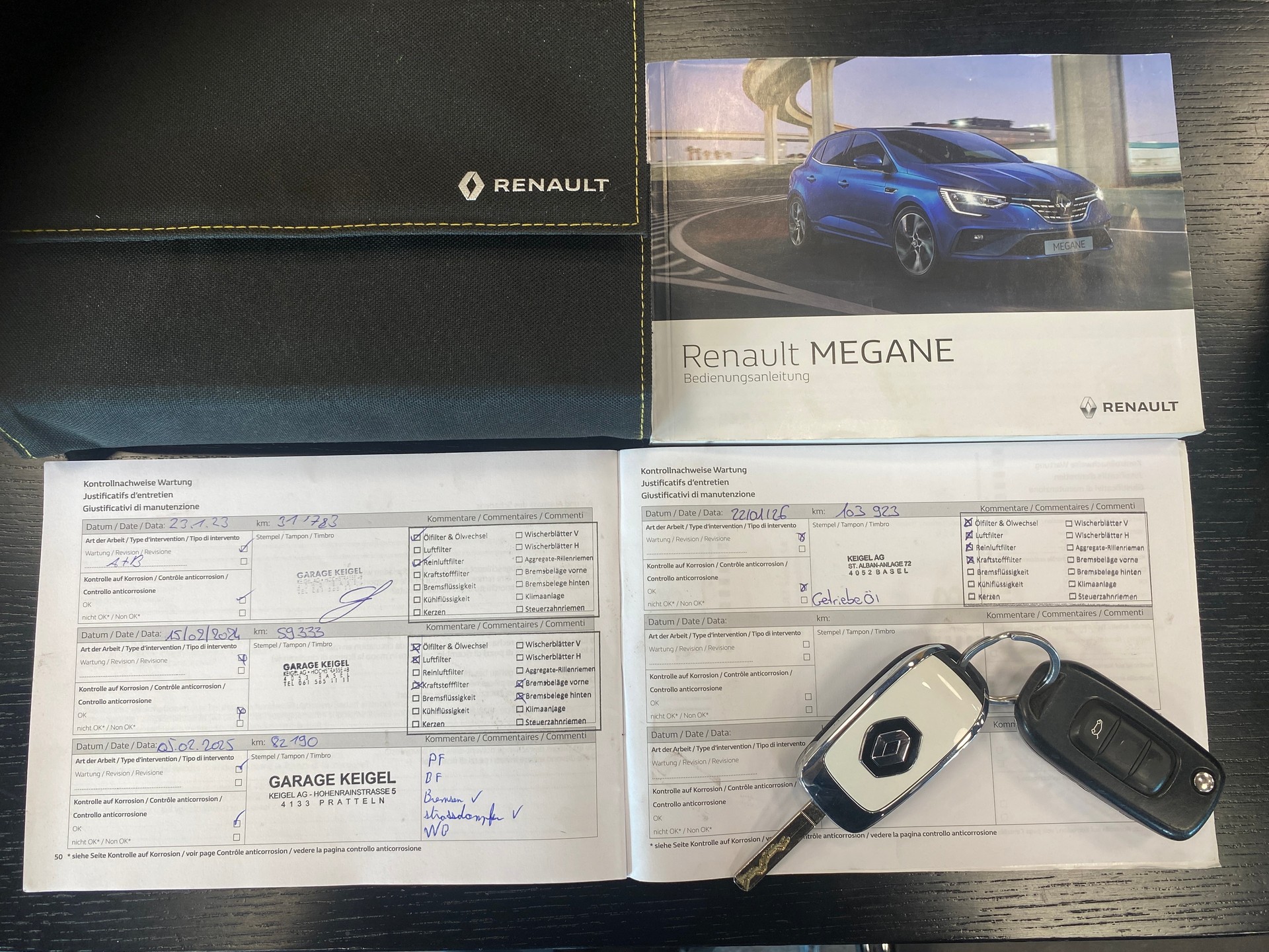 RENAULT Mégane Grandtour 1.5 dCi Business EDC-image-12