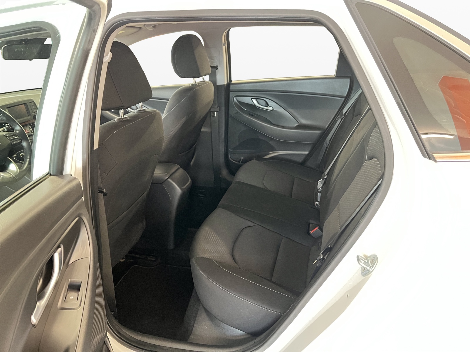 HYUNDAI i30 1.4 T-GDi Amplia-image-11