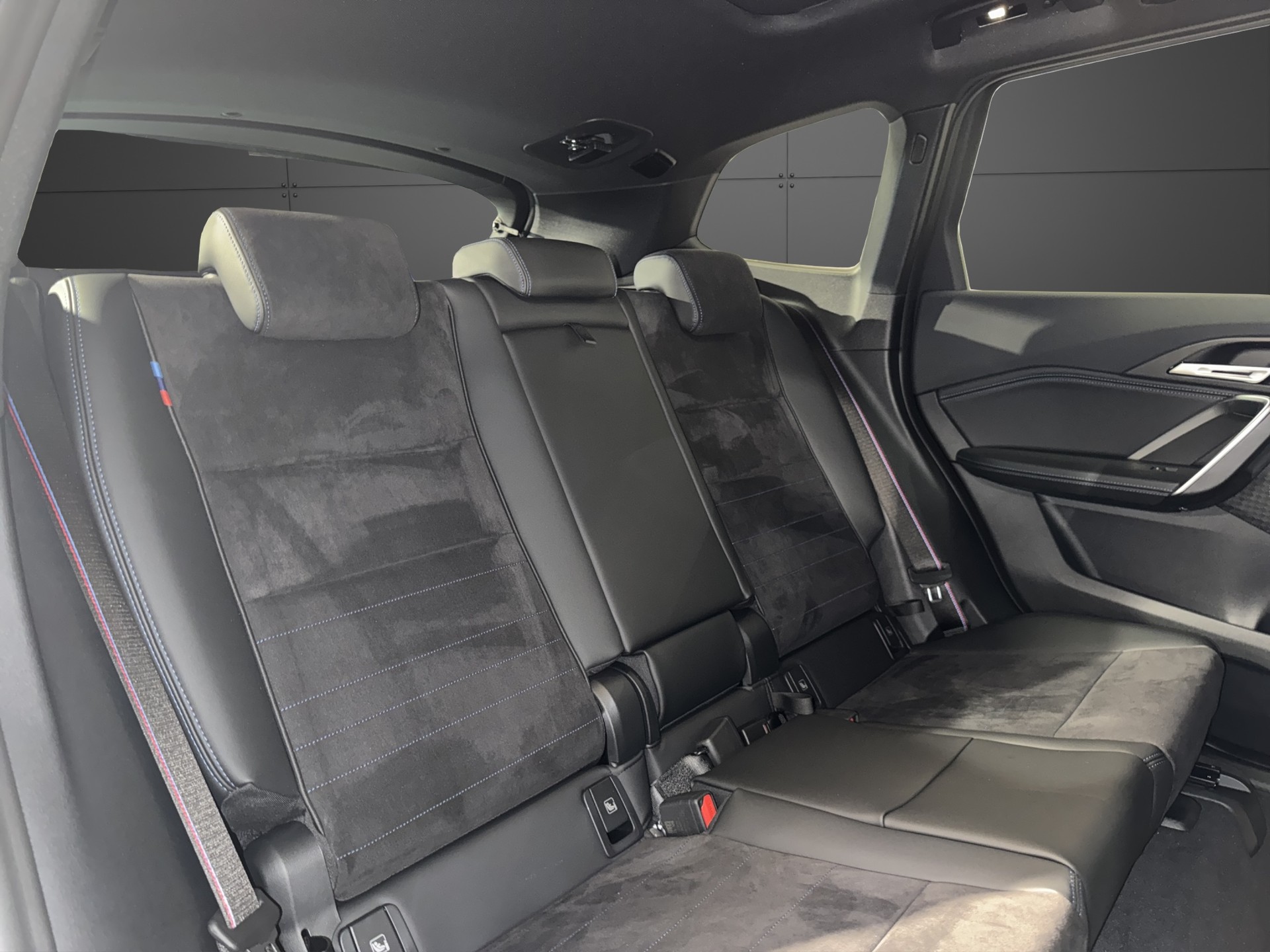 BMW X1 20i sDrive paddles-image-16
