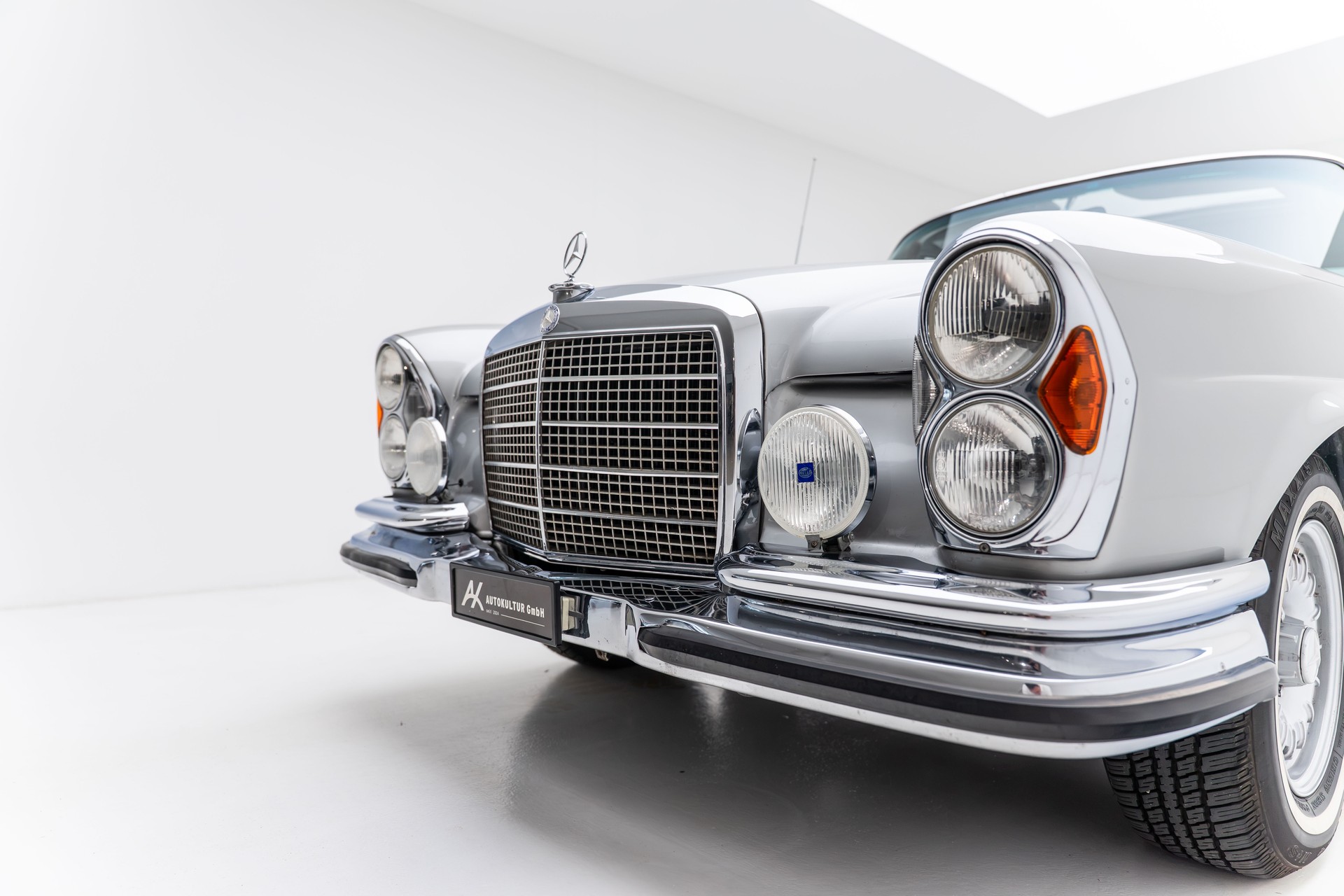 MERCEDES-BENZ 280 SEC-image-8