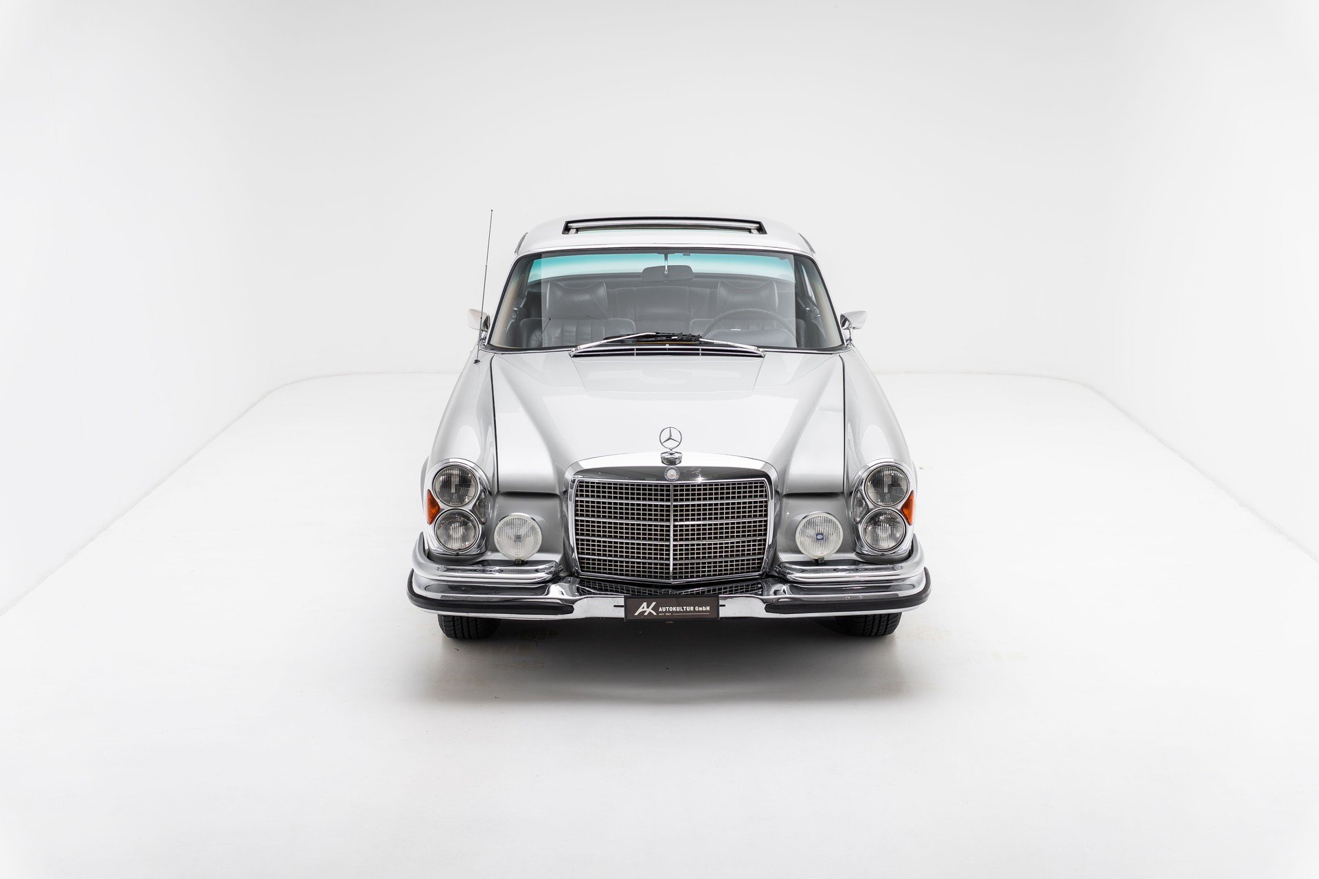 MERCEDES-BENZ 280 SEC-showroom-element-1