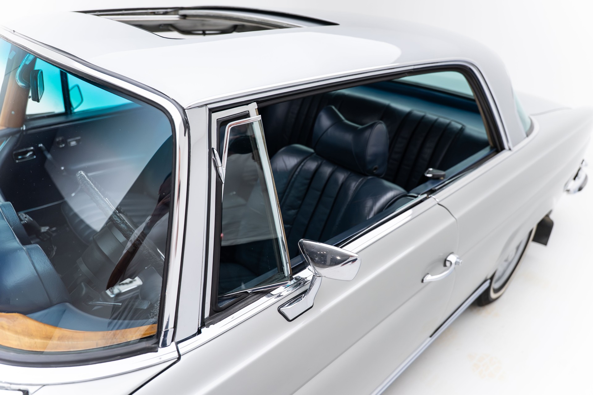 MERCEDES-BENZ 280 SEC-image-10