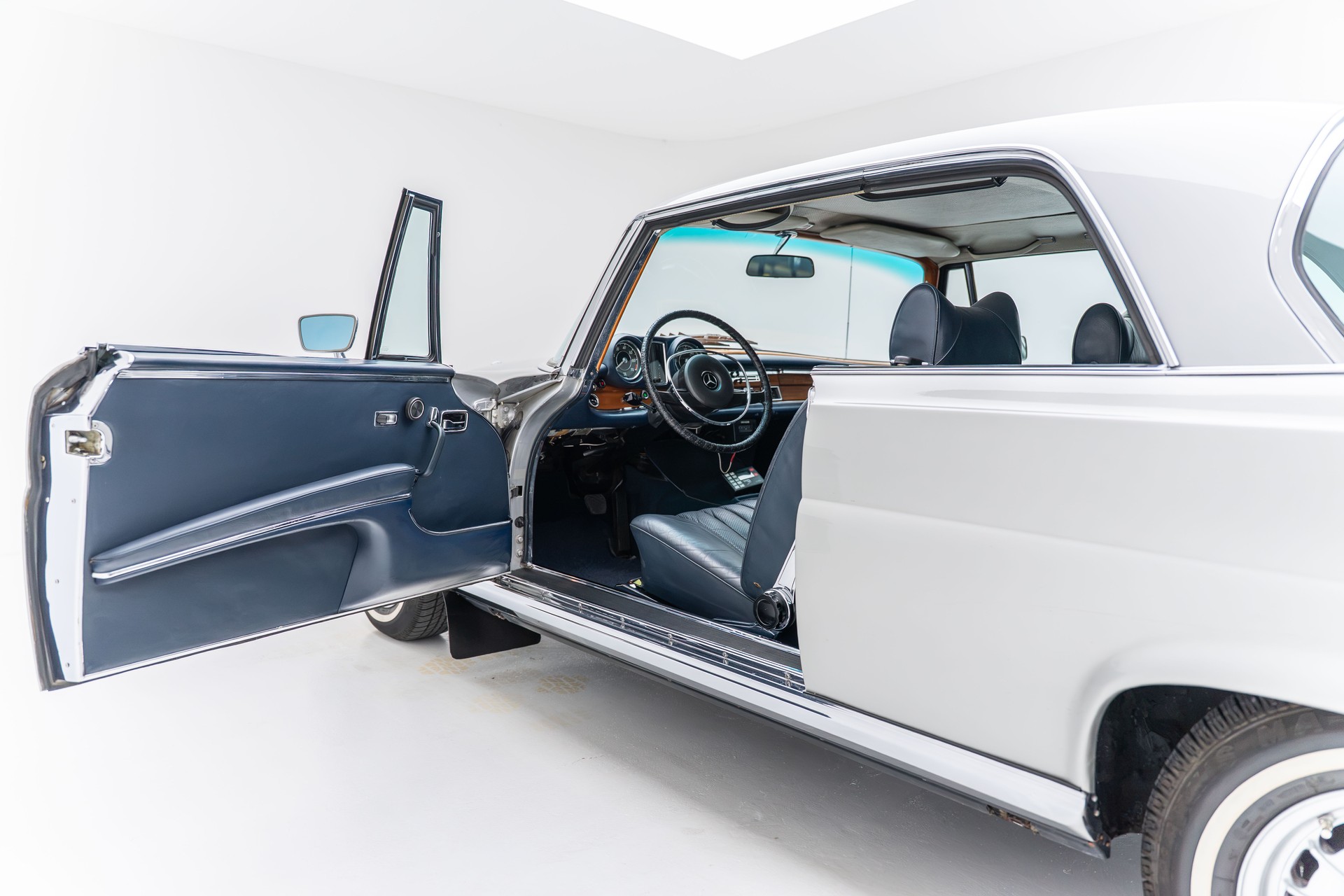 MERCEDES-BENZ 280 SEC-image-19