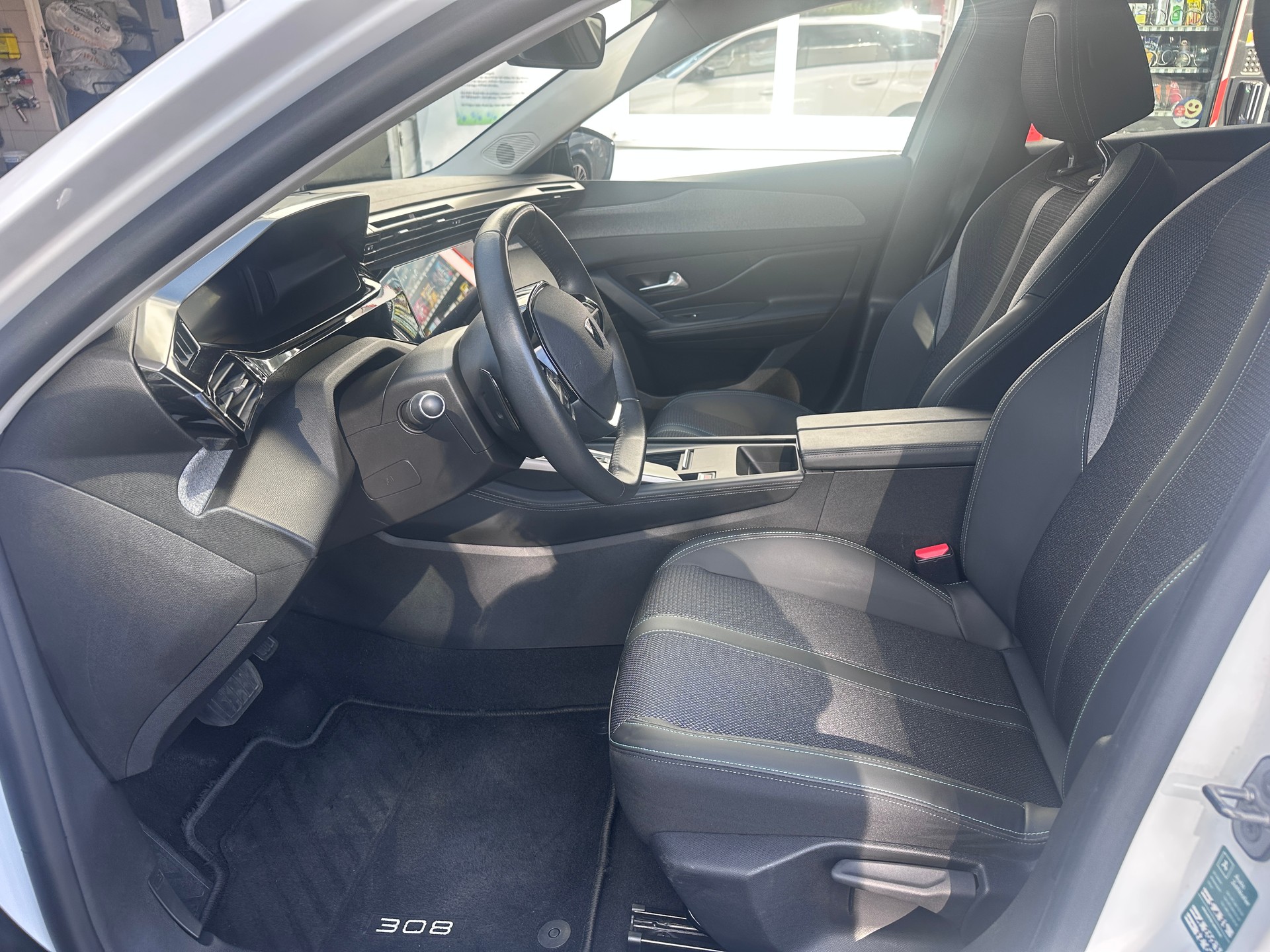 PEUGEOT 308 SW 1.5 BlueHDI Allure EAT8-image-11