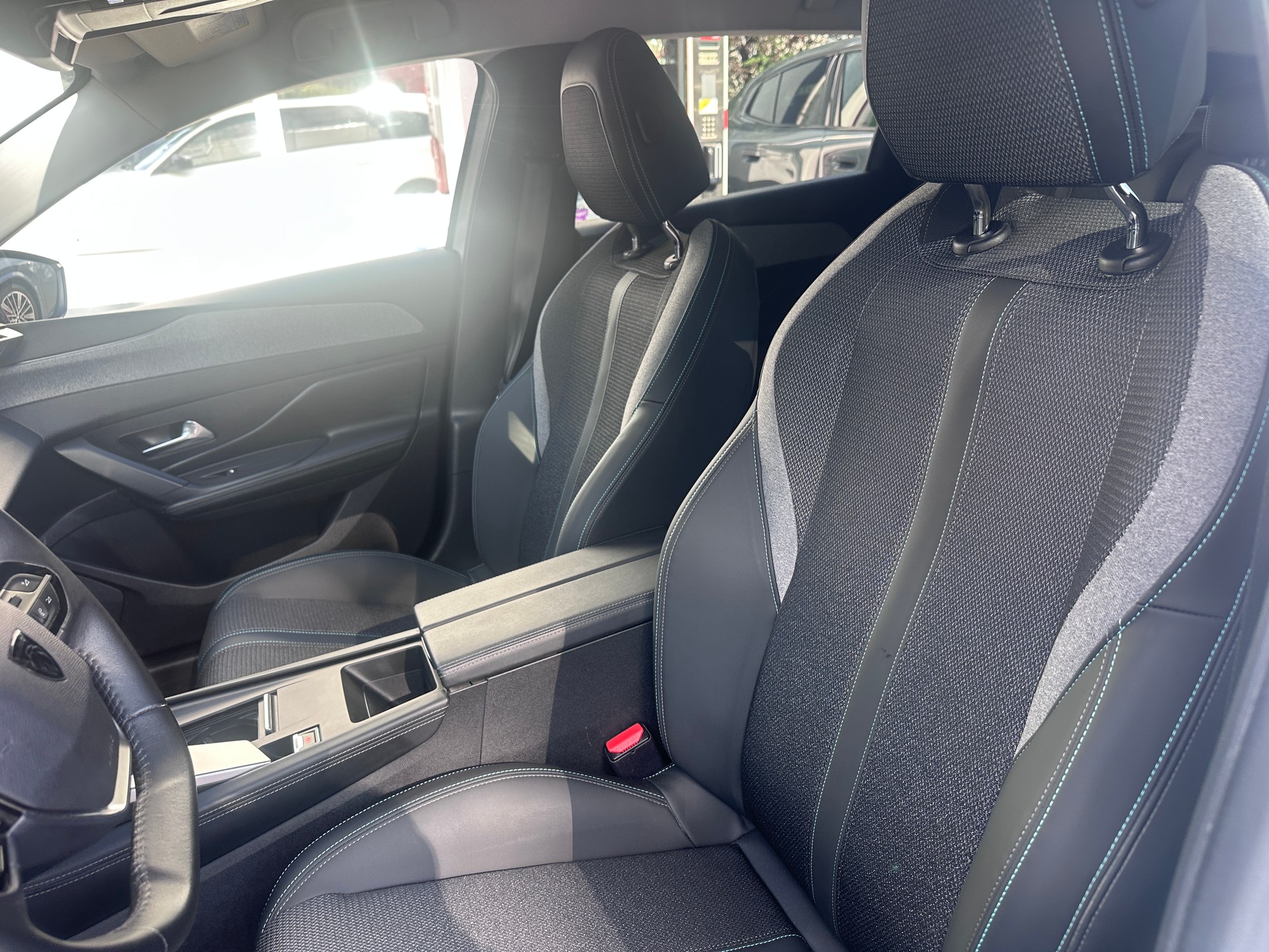 PEUGEOT 308 SW 1.5 BlueHDI Allure EAT8-image-12