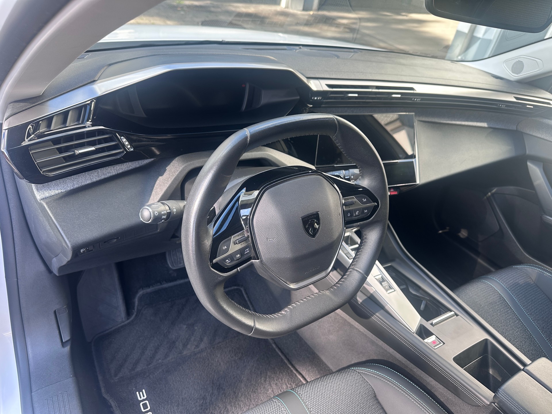 PEUGEOT 308 SW 1.5 BlueHDI Allure EAT8-image-9