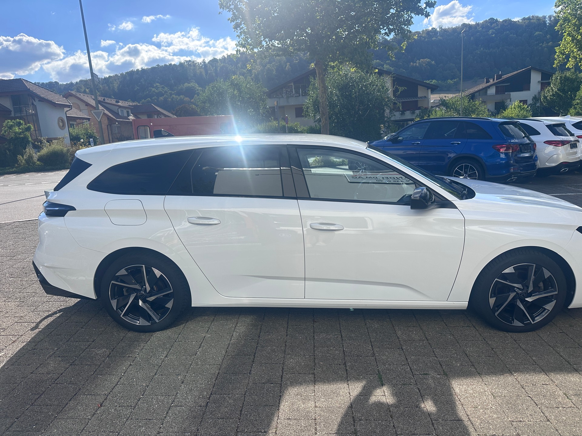 PEUGEOT 308 SW 1.5 BlueHDI Allure EAT8-image-6