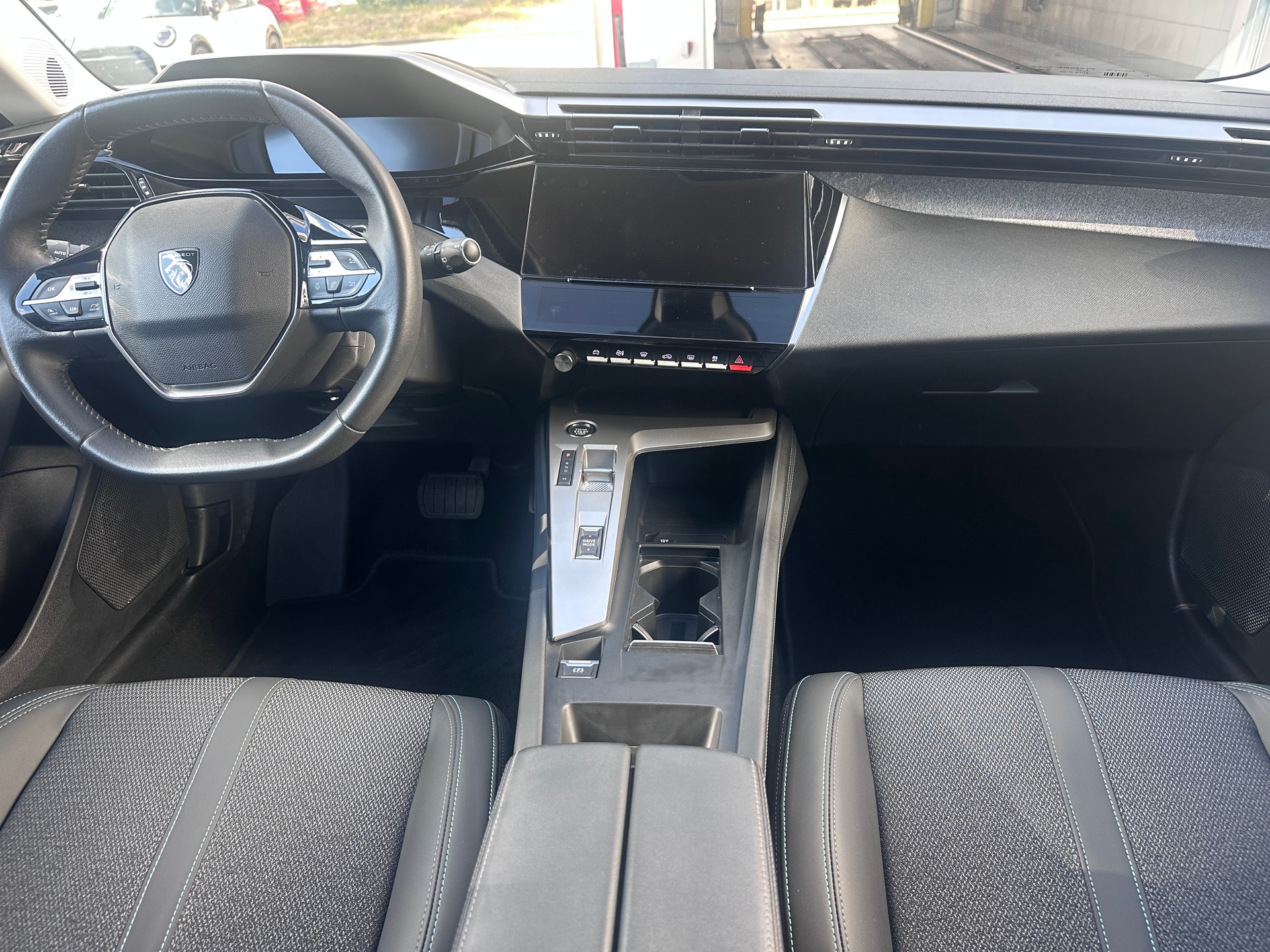 PEUGEOT 308 SW 1.5 BlueHDI Allure EAT8-image-8