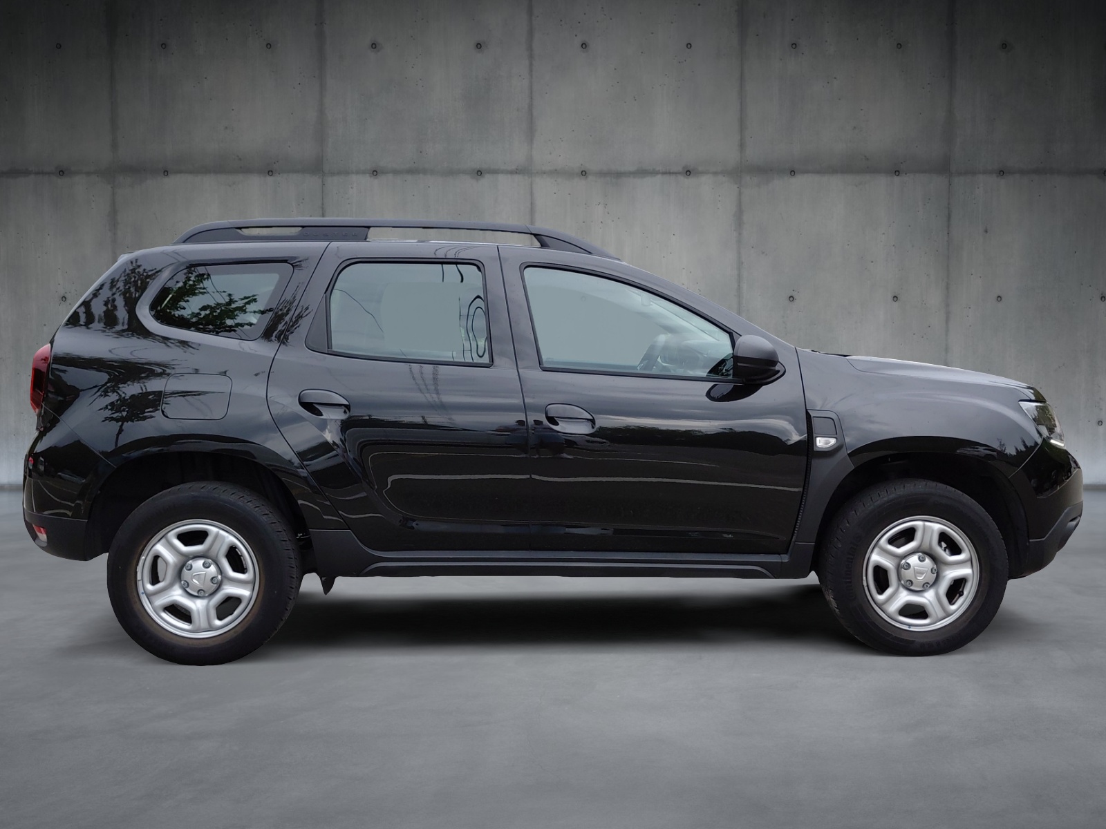 DACIA Duster SCe 115 Comfort 4x2 * Neuzustand* Frisch ab MFK 08.2026 * 1. Hand * Navi * Klima * Tempomat-image-4