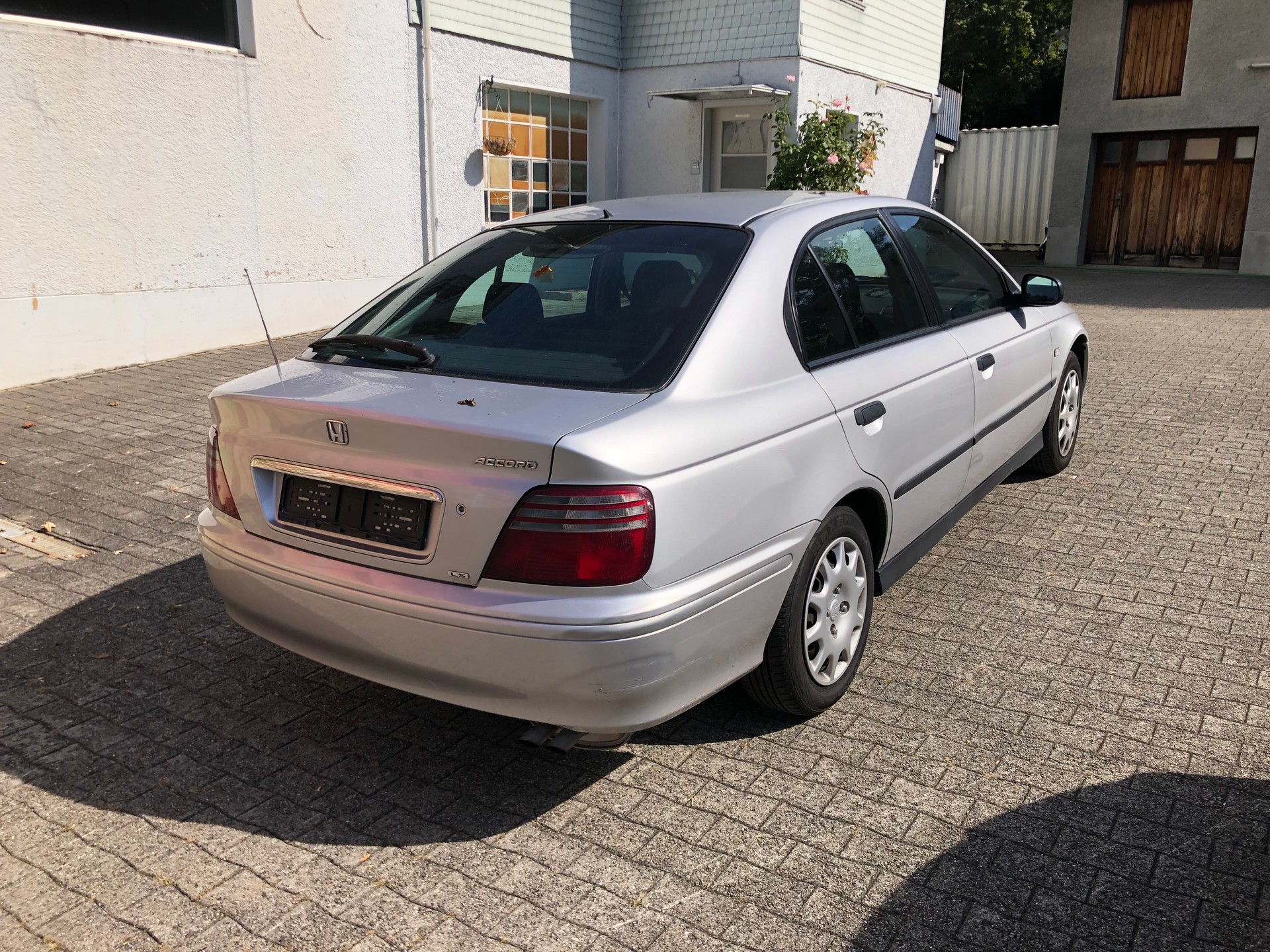 HONDA Accord 2.0i LS-image-3
