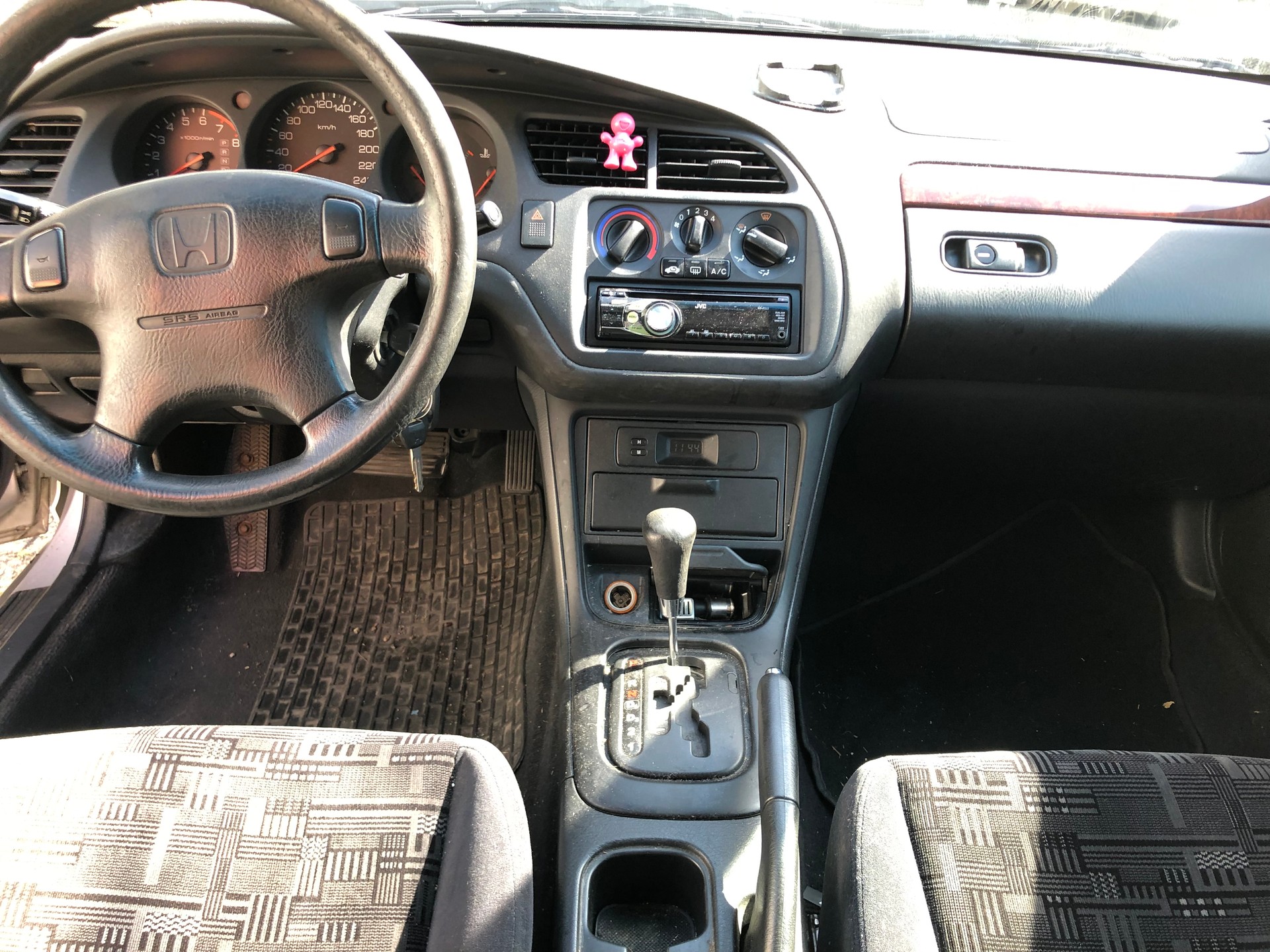 HONDA Accord 2.0i LS-image-12
