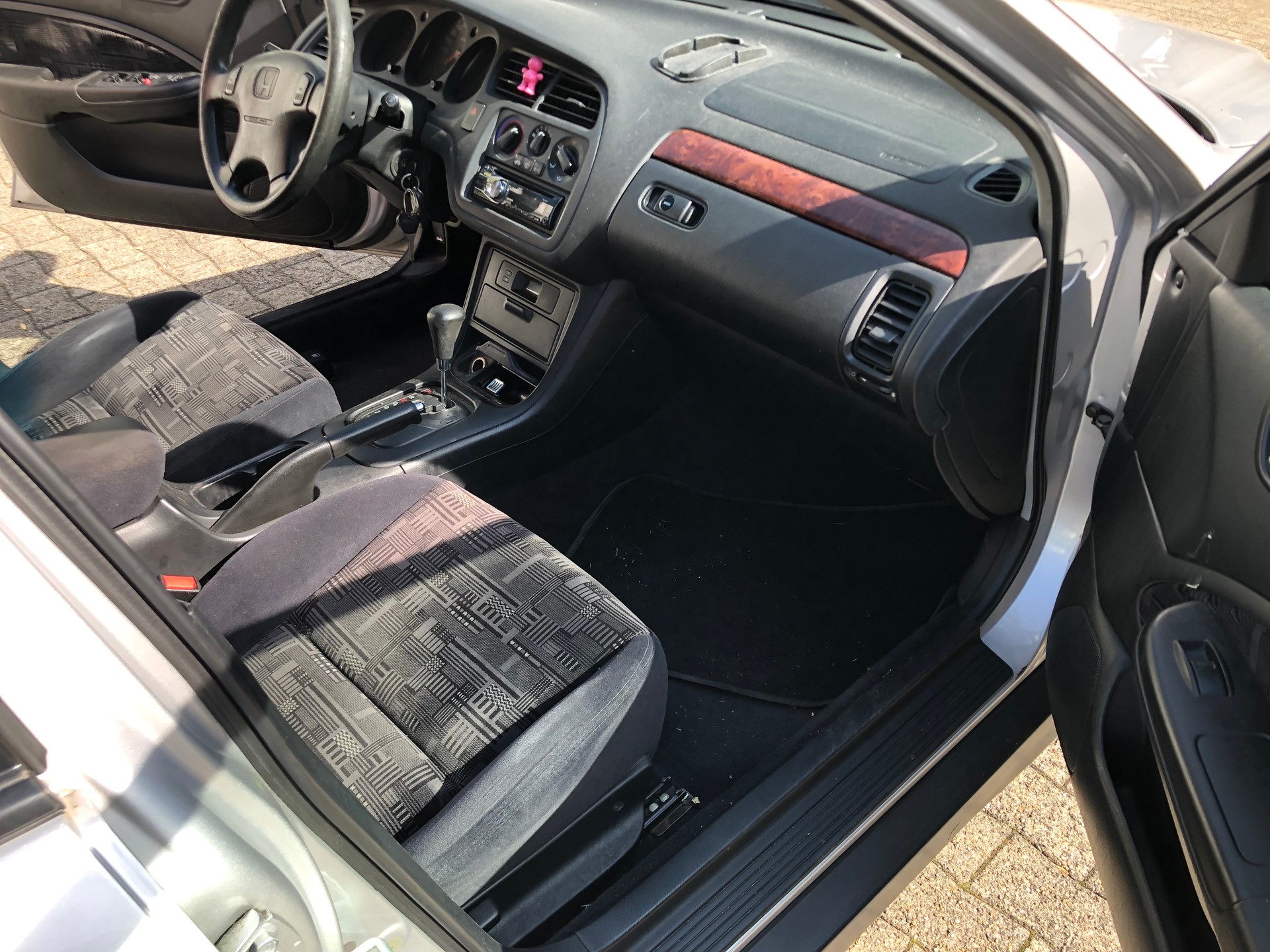 HONDA Accord 2.0i LS-image-11