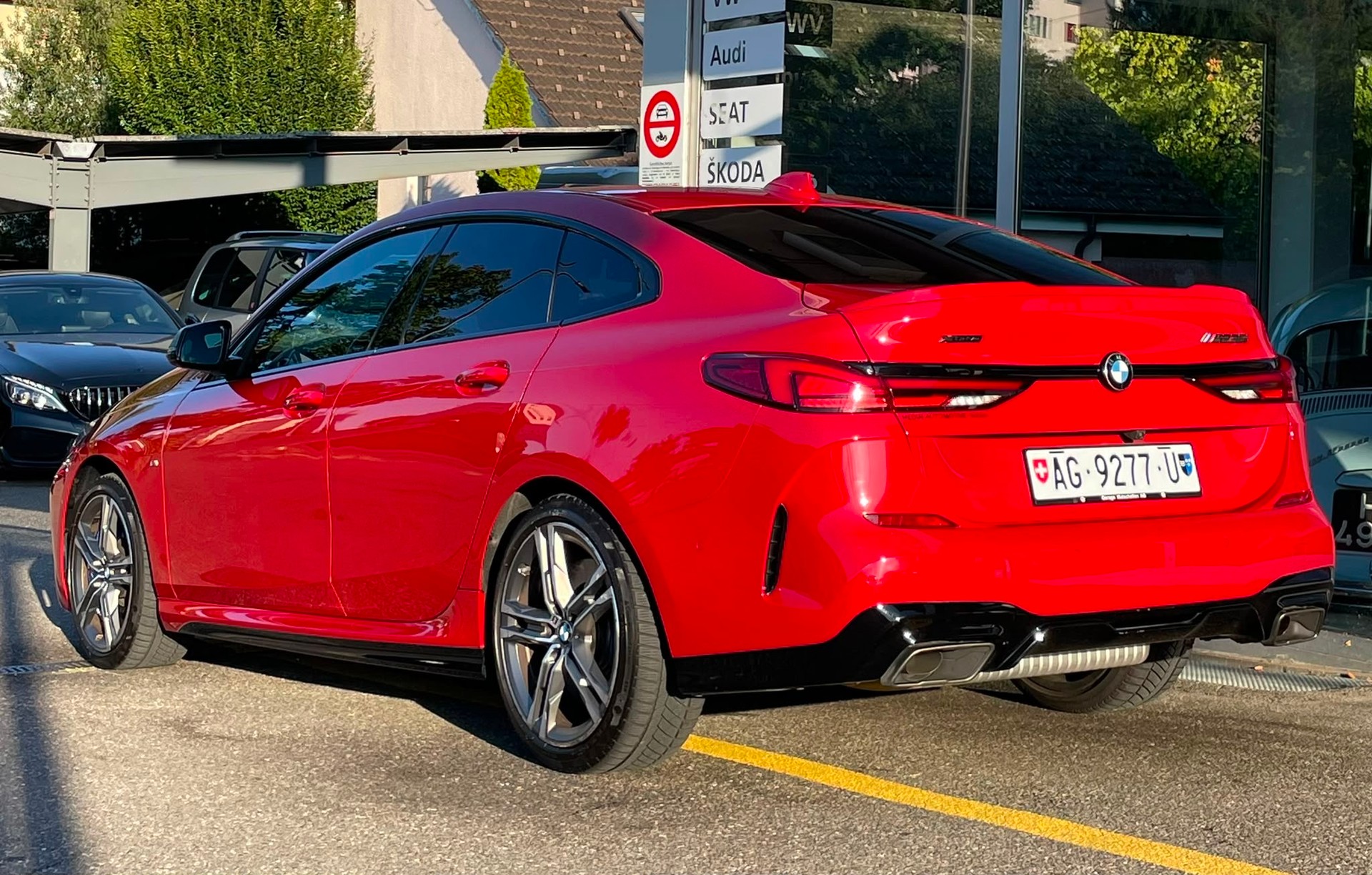 BMW M235i Gran Coupé xDrive Pure M Sport Steptronic | 306PS | CH-Auto | LED | Navi-image-2