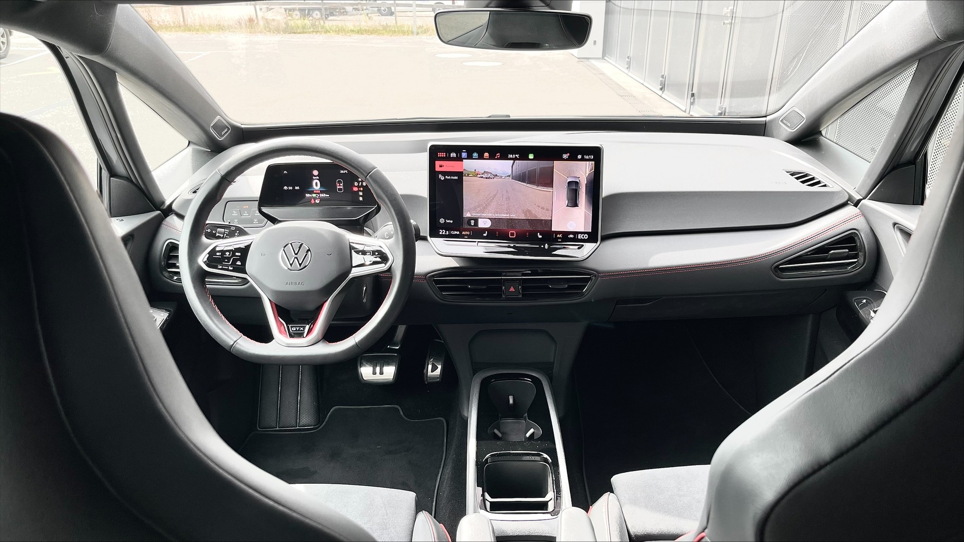VW GTX Performance United mit Anhängerkupplung für einen Fahrradträger und Wärmepumpe für mehr Reichweite-image-5