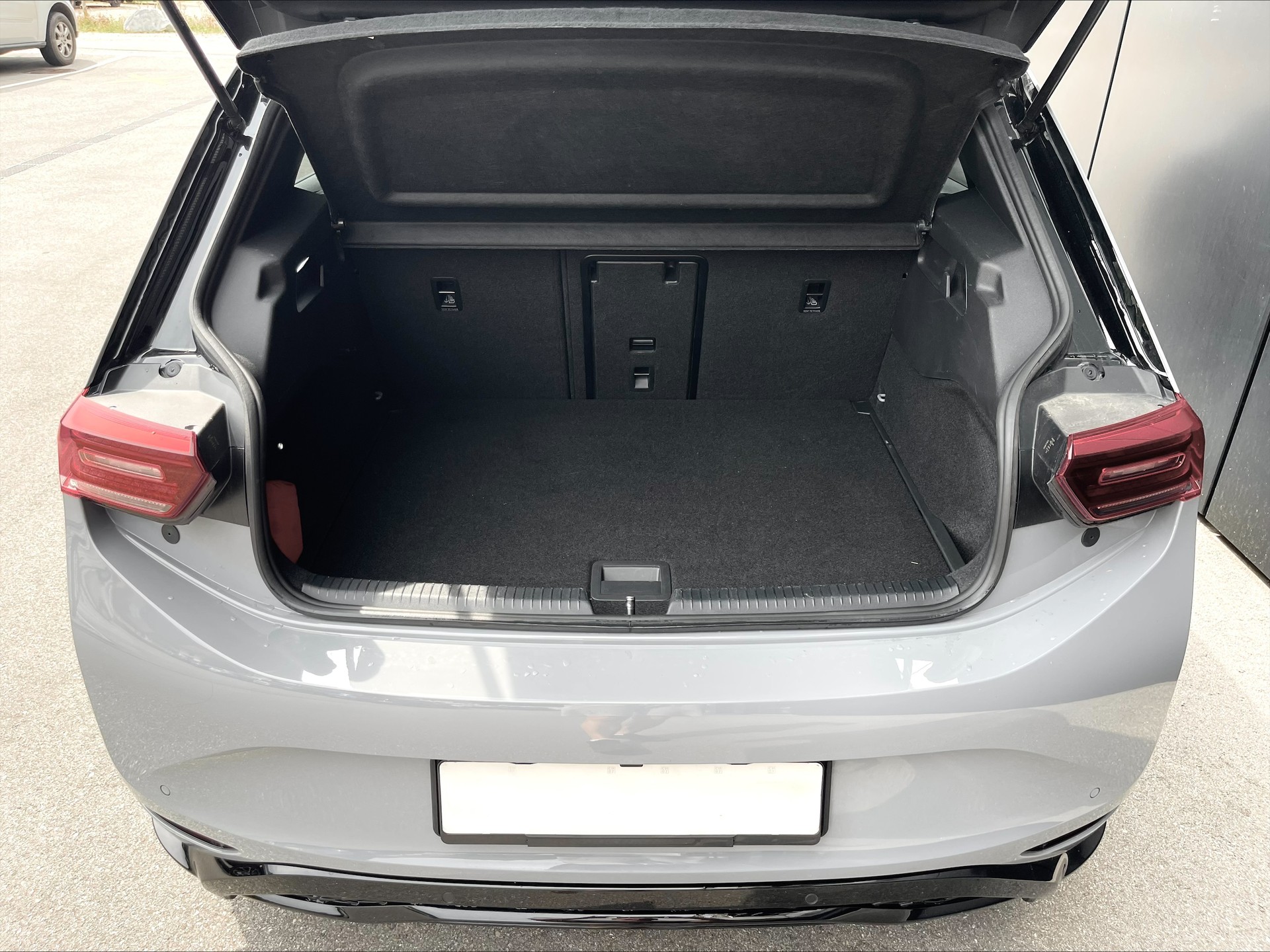 VW GTX Performance United mit Anhängerkupplung für einen Fahrradträger und Wärmepumpe für mehr Reichweite-image-3