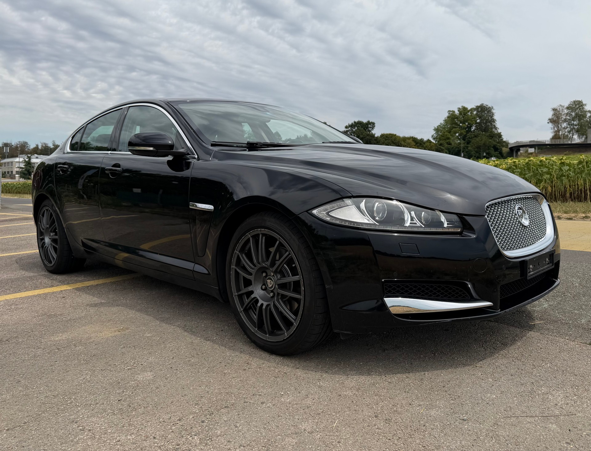 JAGUAR XF 3.0d V6 Luxury-image-0