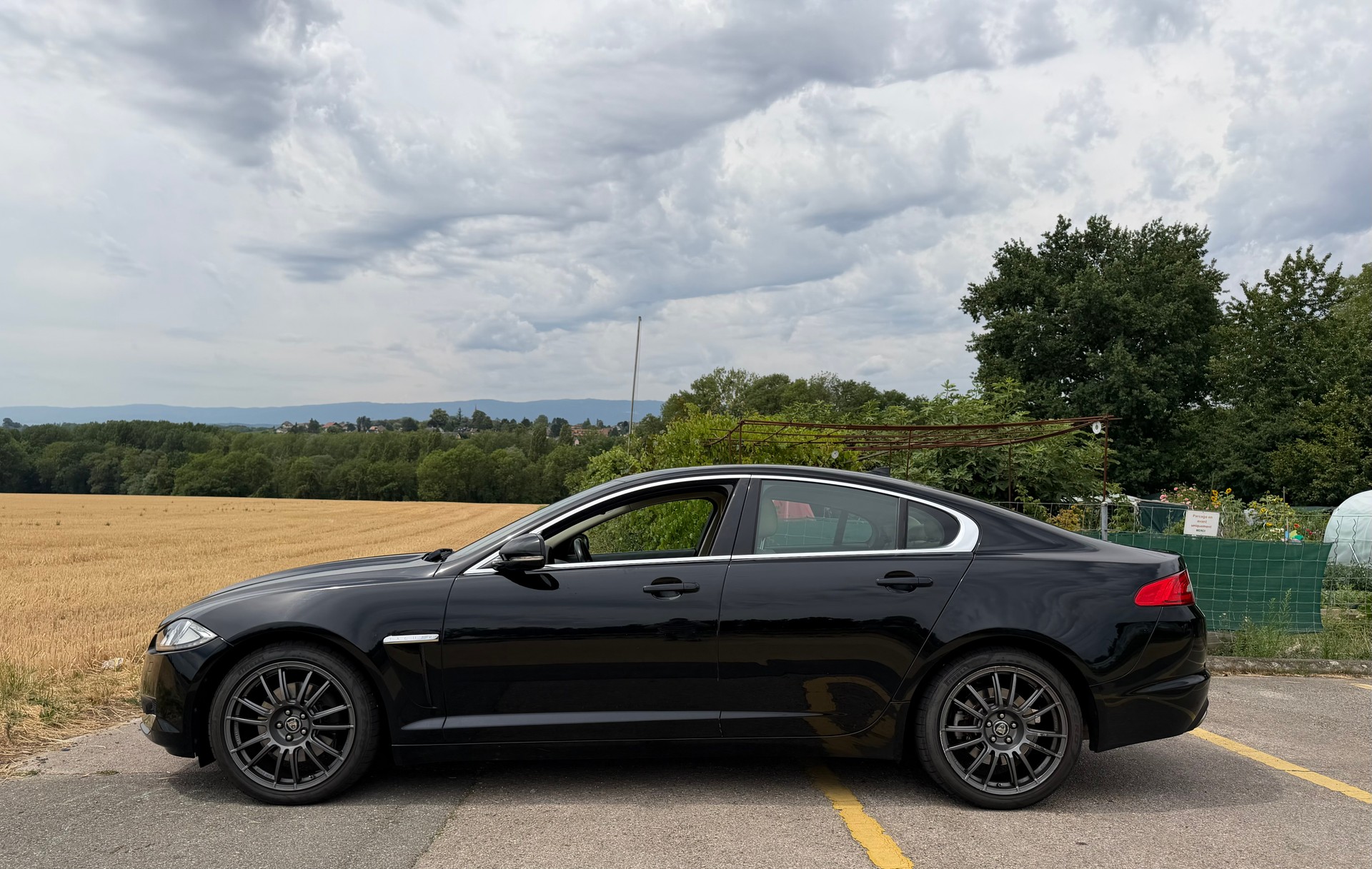 JAGUAR XF 3.0d V6 Luxury-image-5