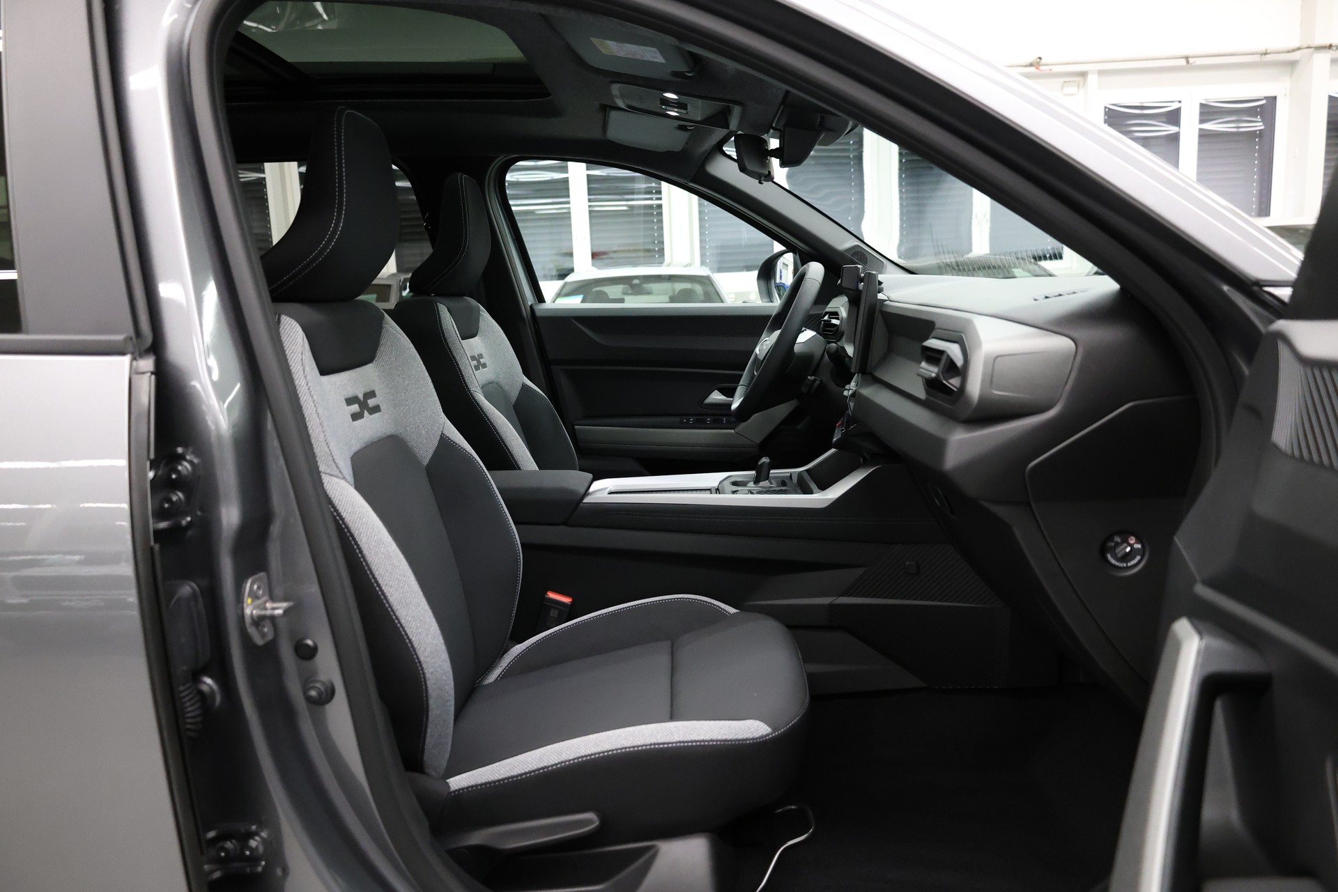 DACIA Bigster 1.8 Hybrid Journey-image-15