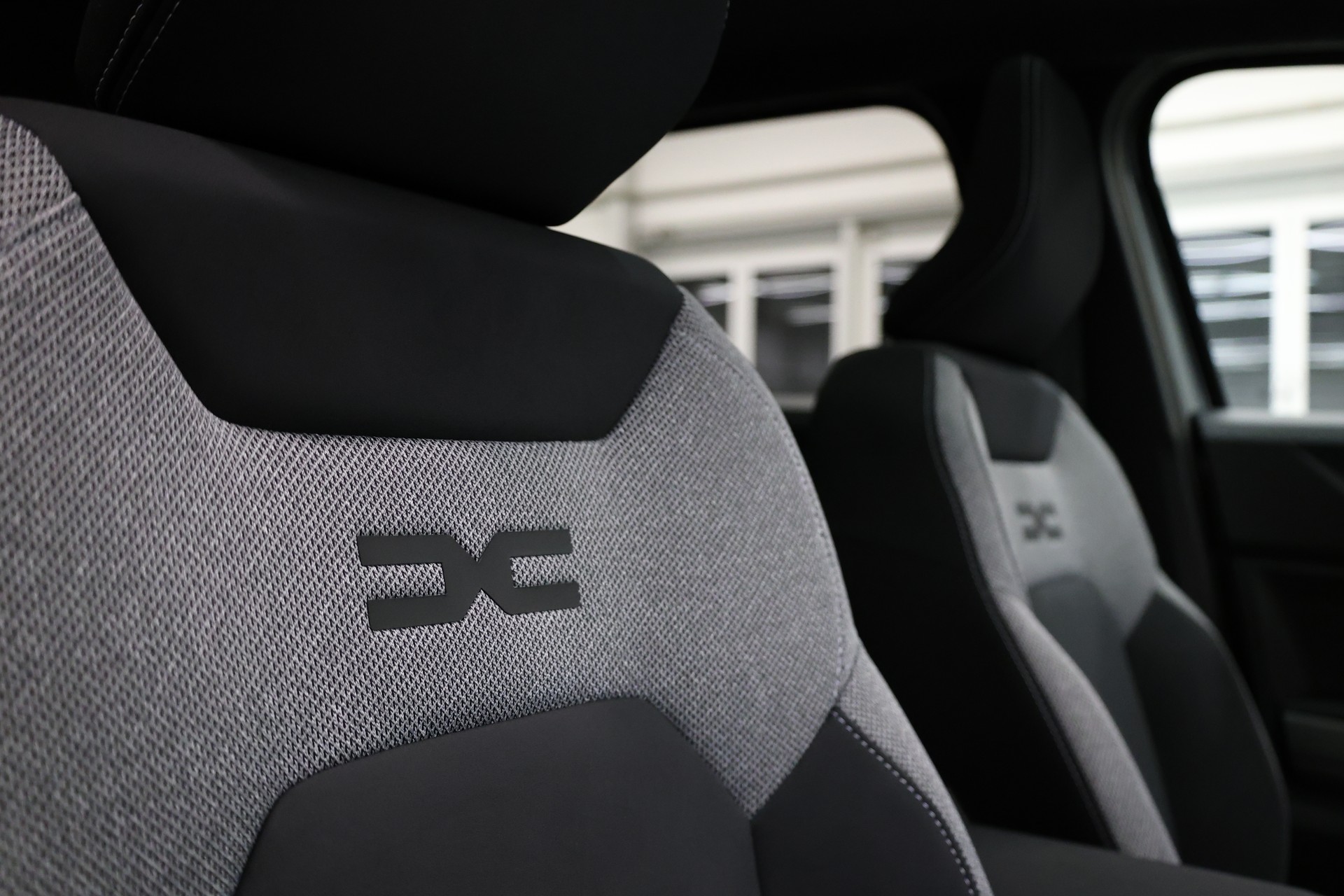 DACIA Bigster 1.8 Hybrid Journey-image-21