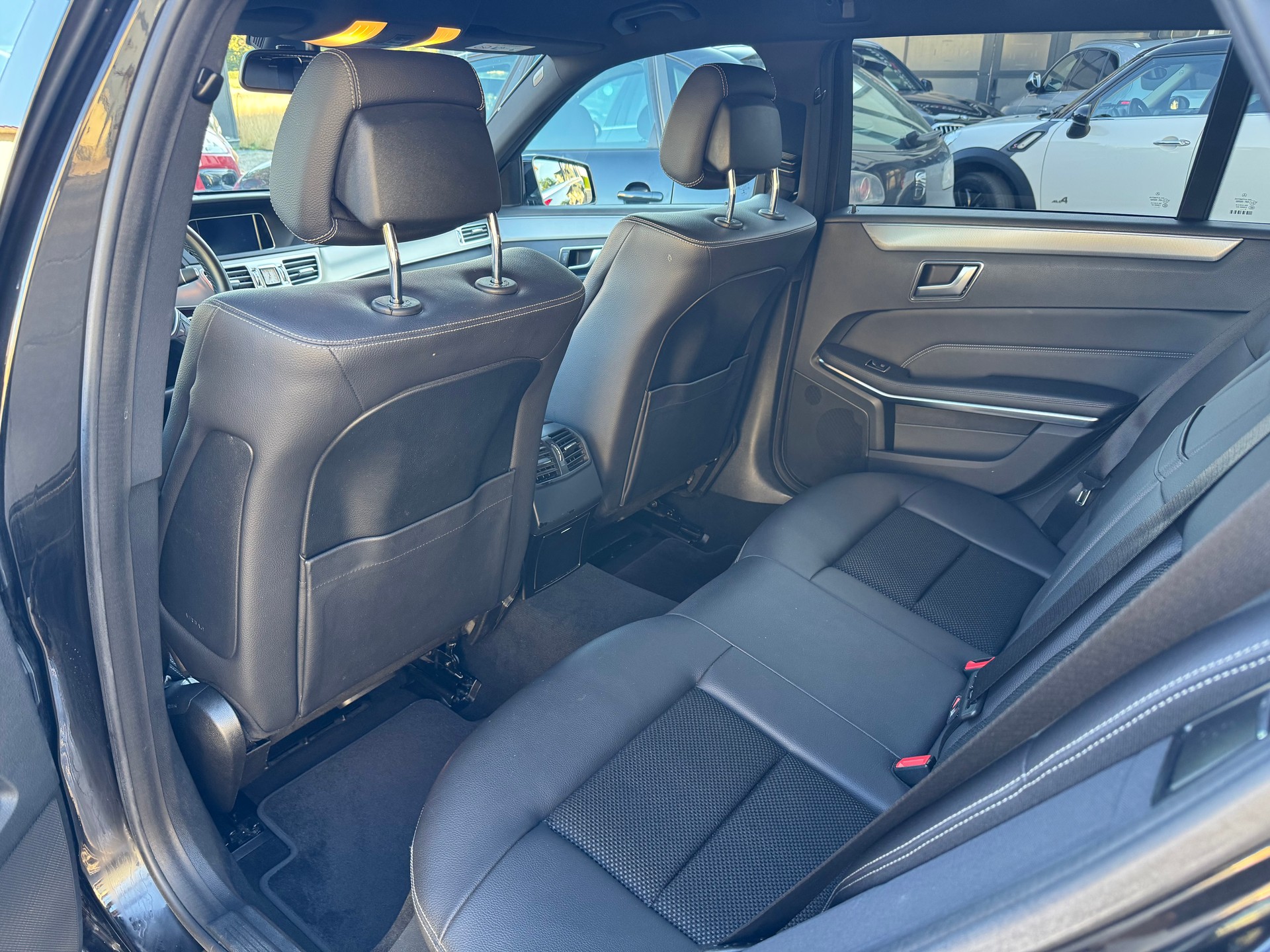 MERCEDES-BENZ E 200 CDI BlueEfficiency Elégance 7G-Tronic-image-17