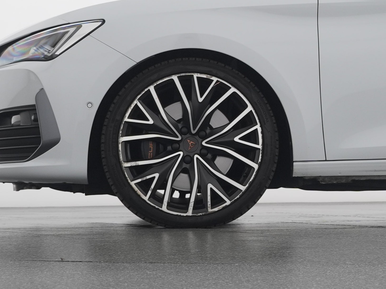 CUPRA LEON VZ 2.0 TSI DSG-image-2