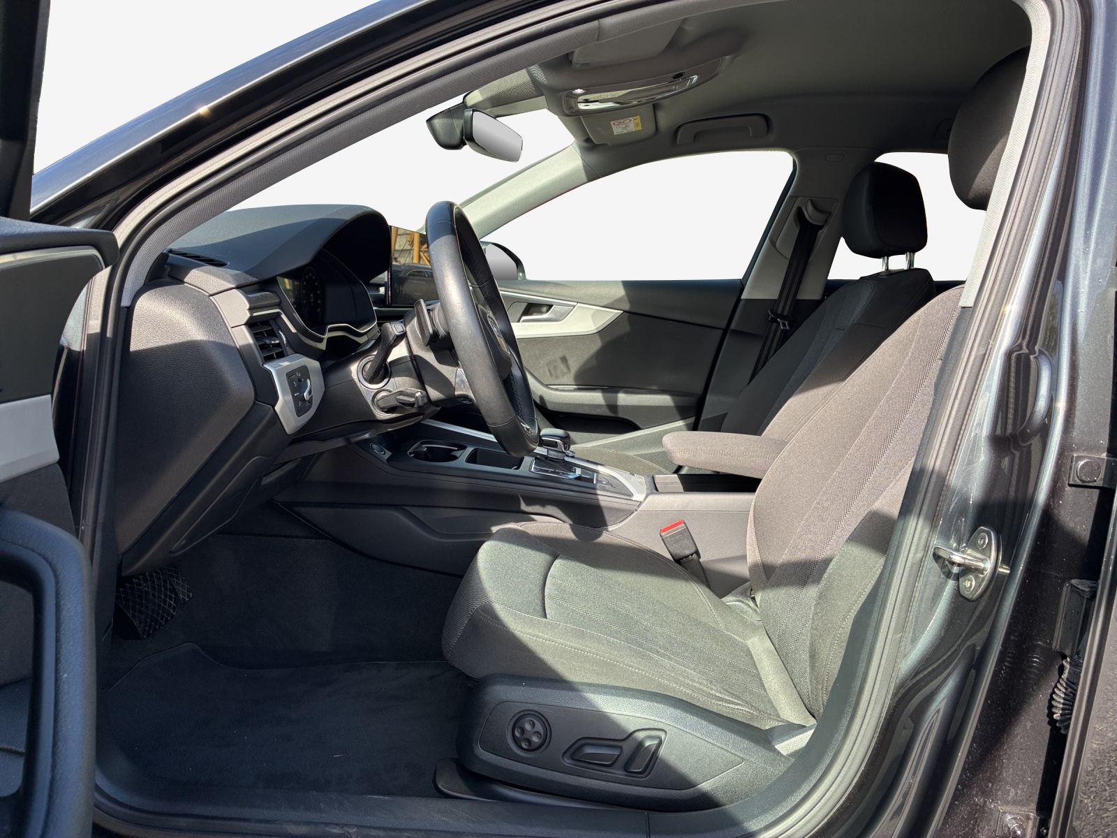 AUDI A4 Avant 40 TDI Attraction quattro S-tronic-image-7