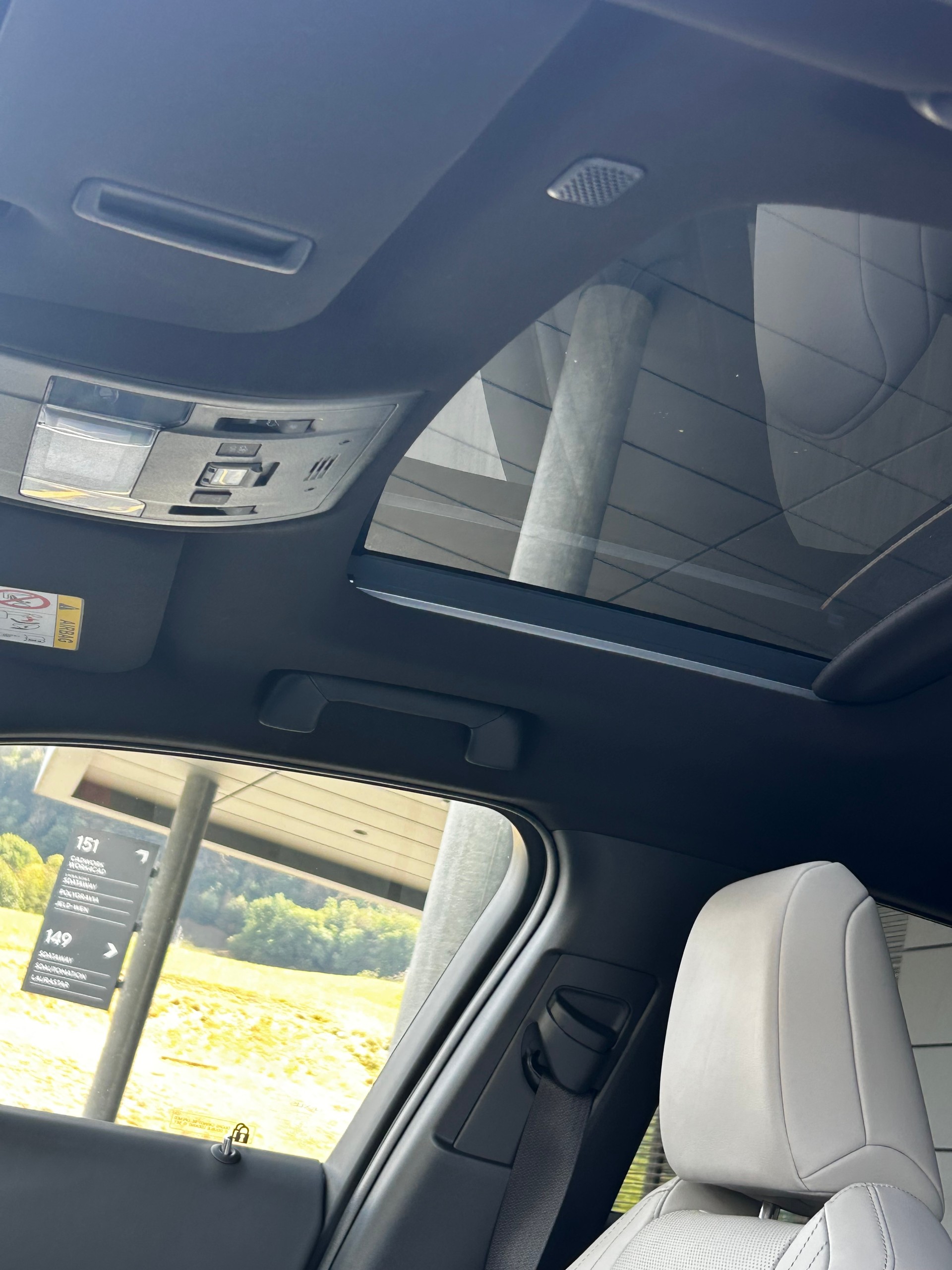 LEXUS 300e Excellence-image-8