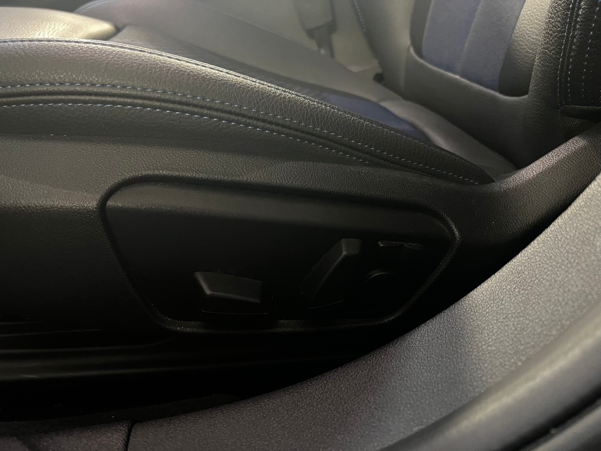 BMW 120i Pure M Sport Steptronic *CH* *Gratis Service bis 100'000KM*-image-16