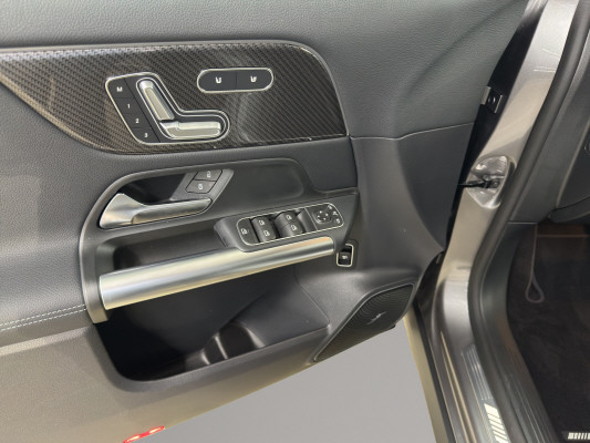 MERCEDES-BENZ GLA AMG 35 4Matic 8G-DCT-image-9
