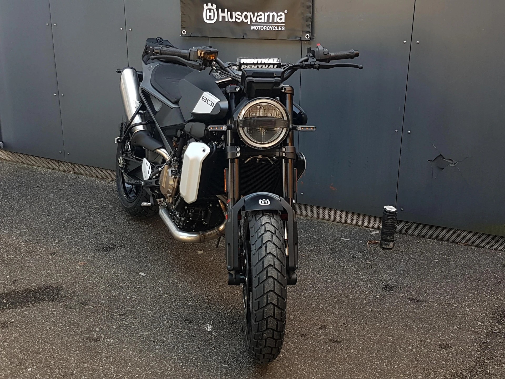 HUSQVARNA SVARTPILEN 801-showroom-element-2