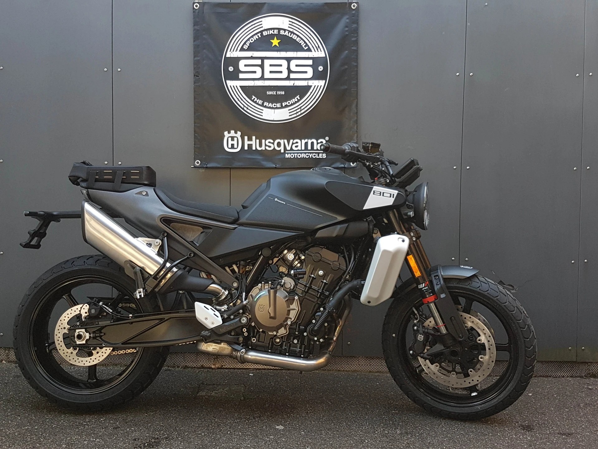 HUSQVARNA SVARTPILEN 801
