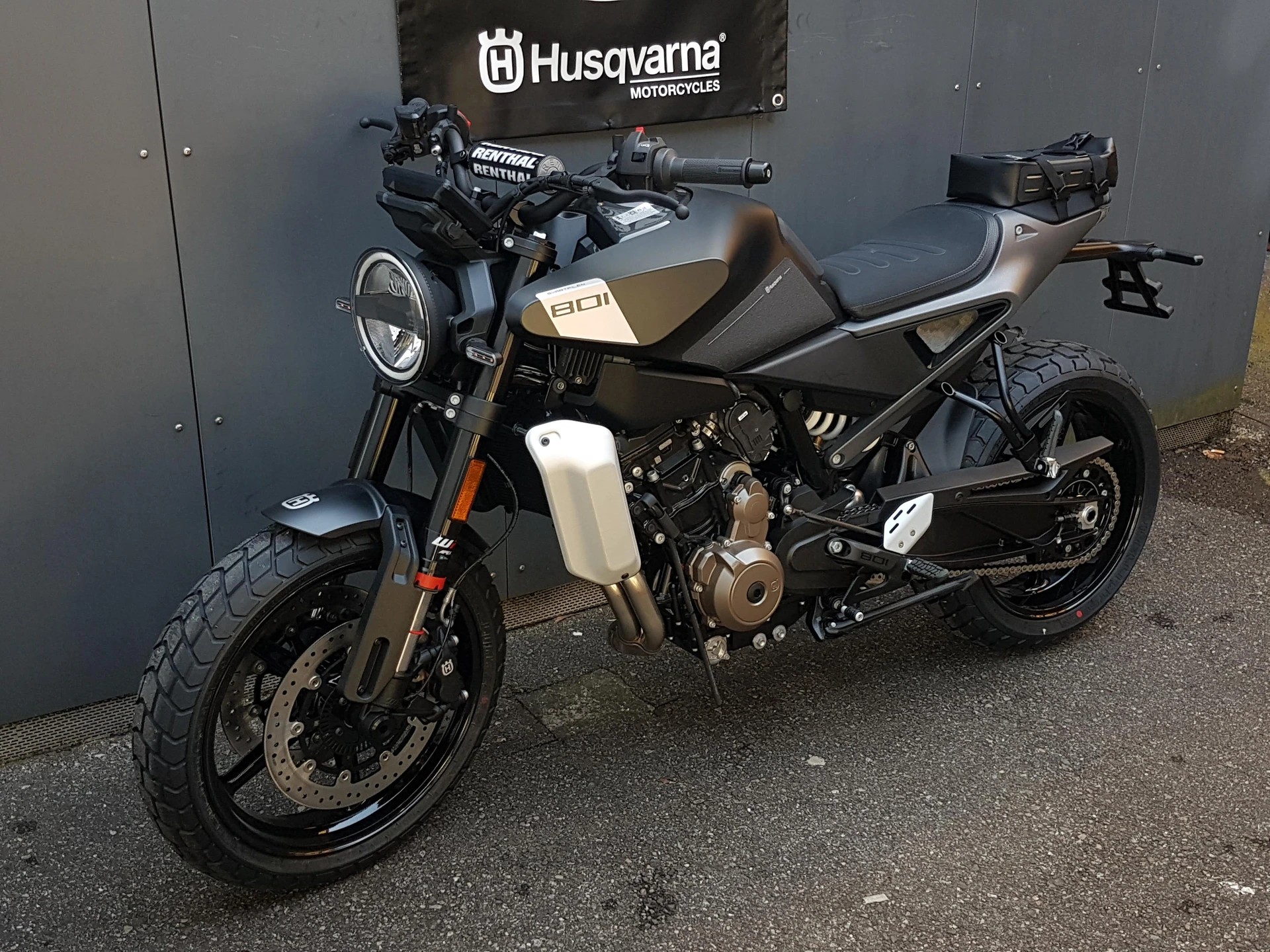 HUSQVARNA SVARTPILEN 801-showroom-element-3