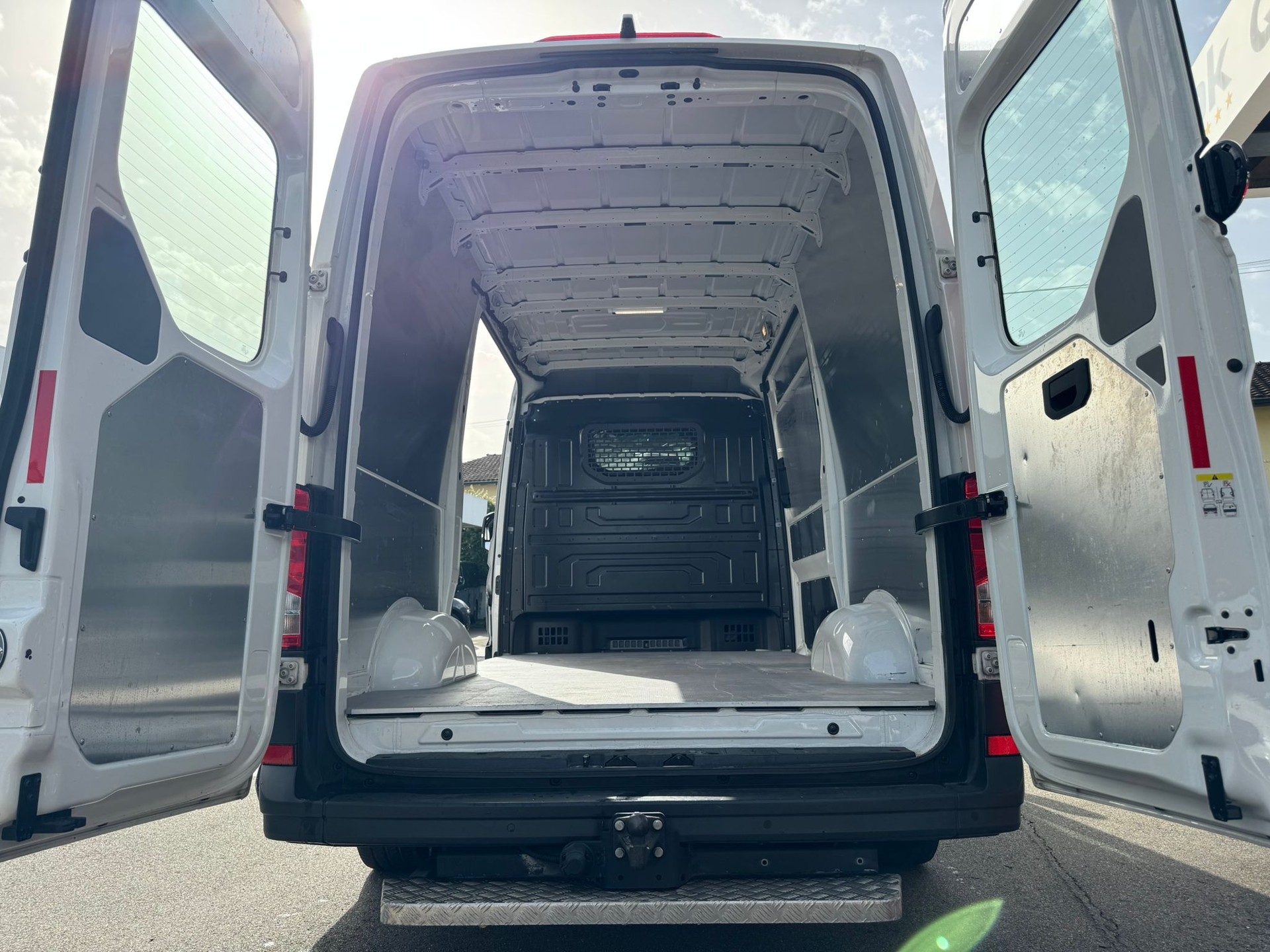 VW Crafter 35 2.0 TDI L3 4Motion-image-8