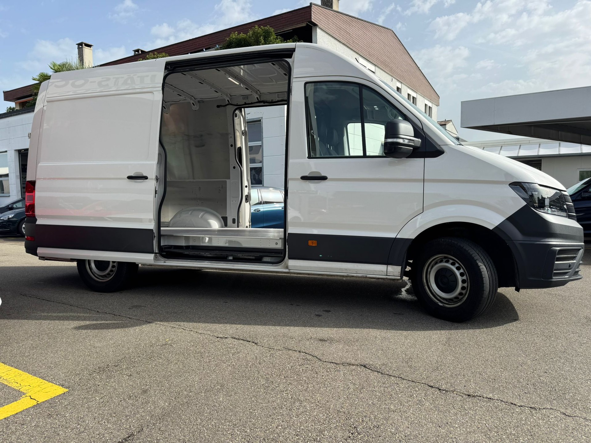 VW Crafter 35 2.0 TDI L3 4Motion-image-4