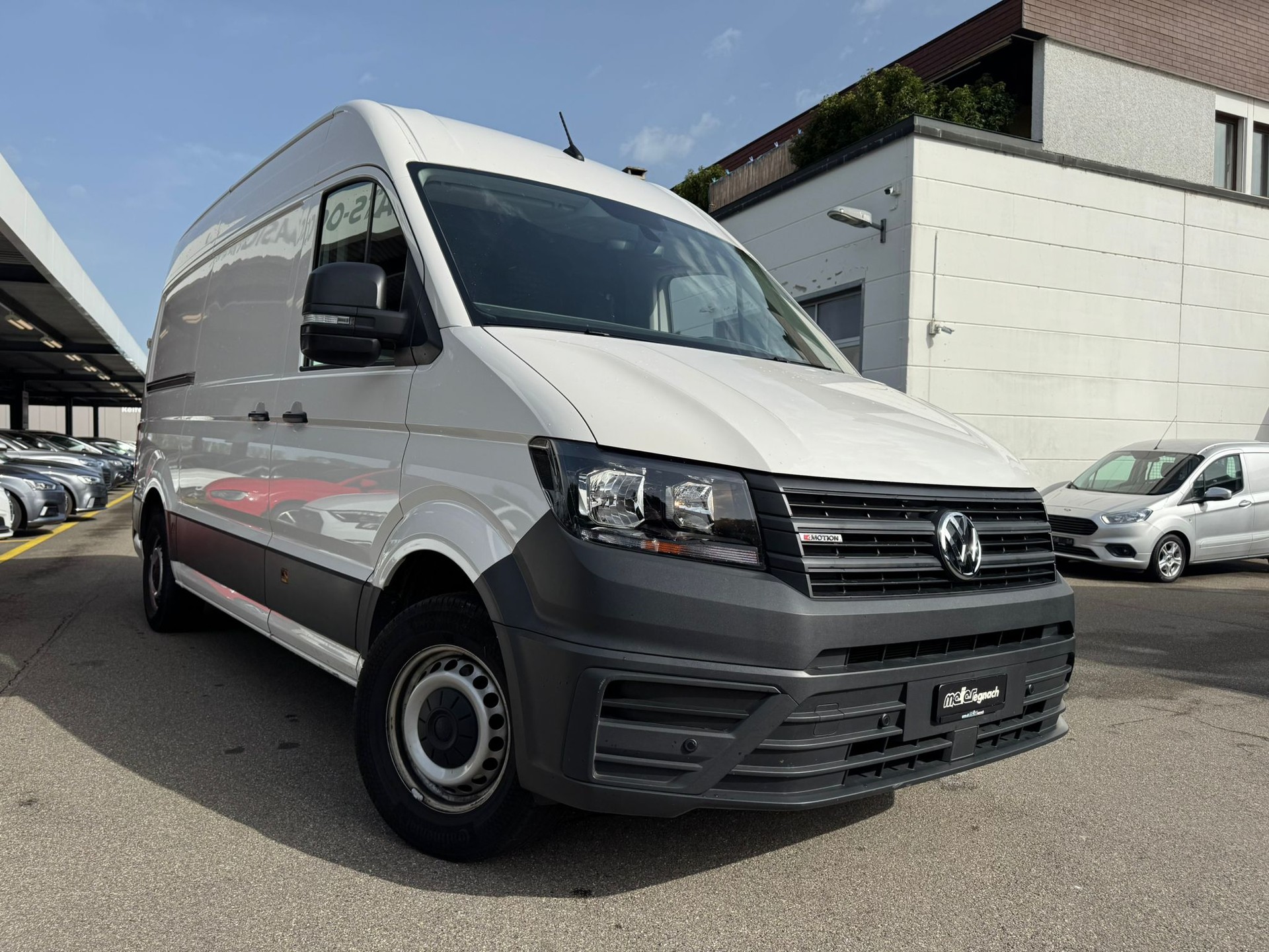 VW Crafter 35 2.0 TDI L3 4Motion-image-1