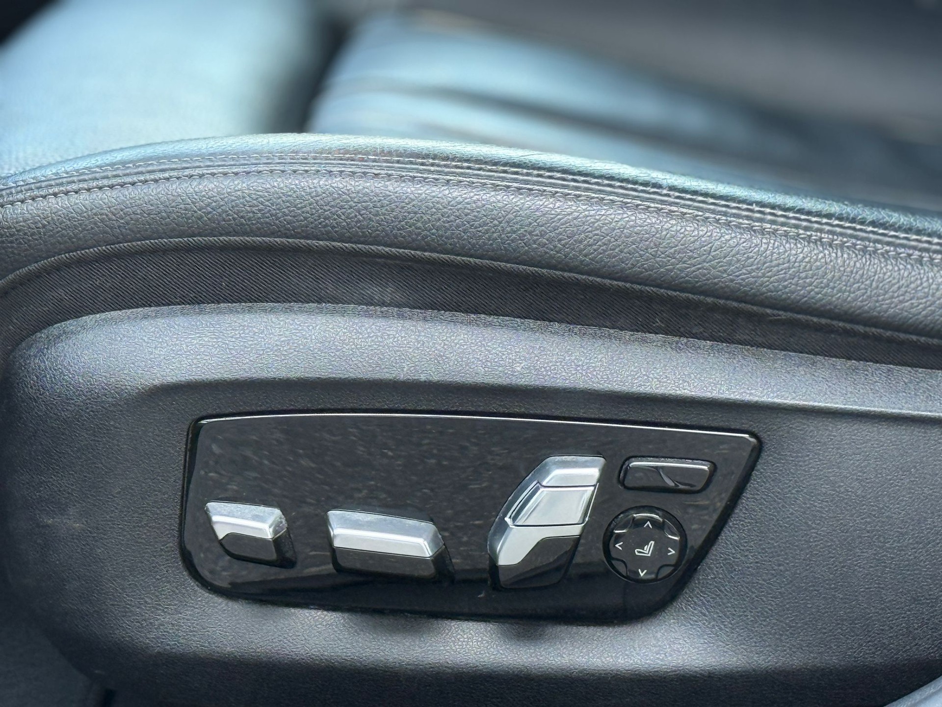 BMW 520d xDrive Touring Sport Line Steptronic-image-8