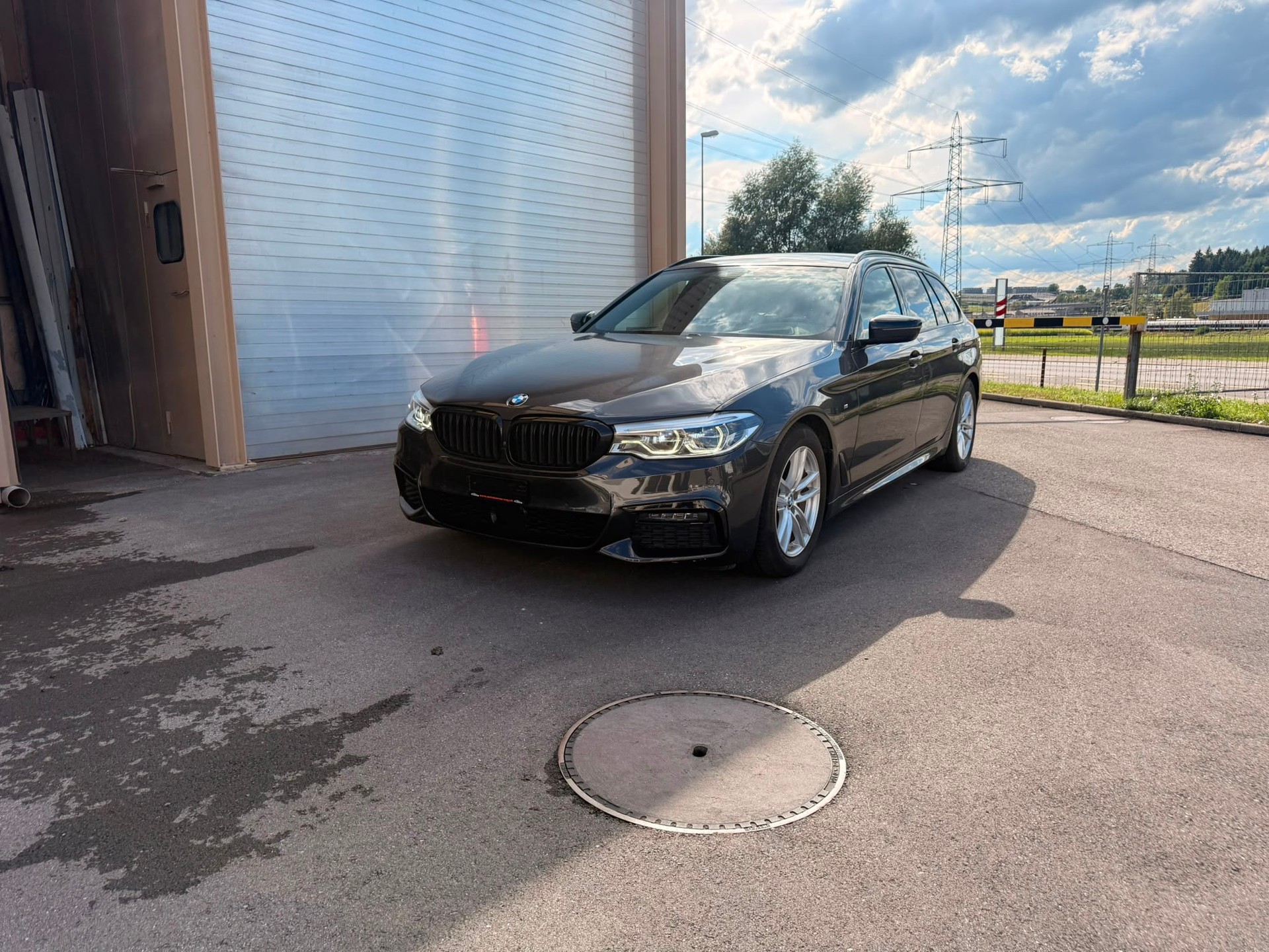 BMW 520d xDrive Touring Sport Line Steptronic-image-0