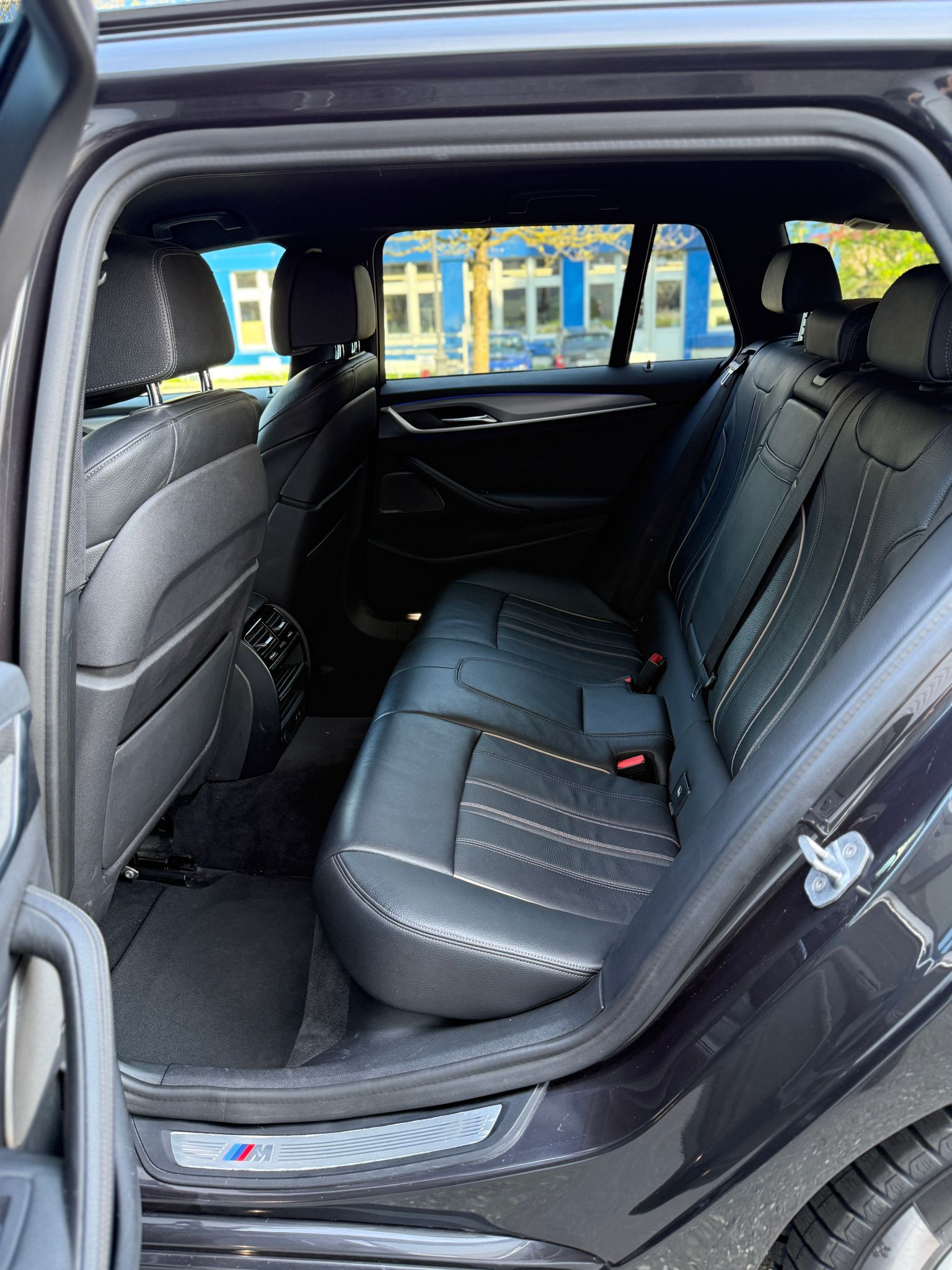 BMW 520d xDrive Touring Sport Line Steptronic-image-10