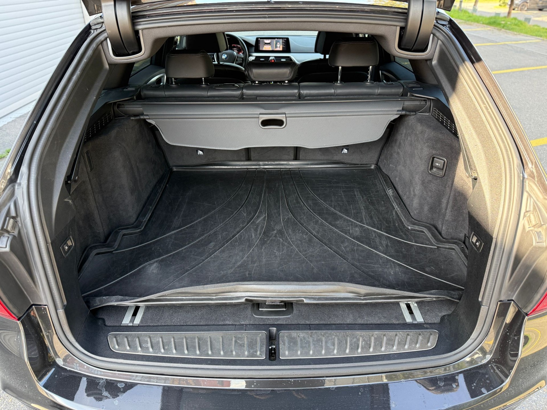 BMW 520d xDrive Touring Sport Line Steptronic-image-4