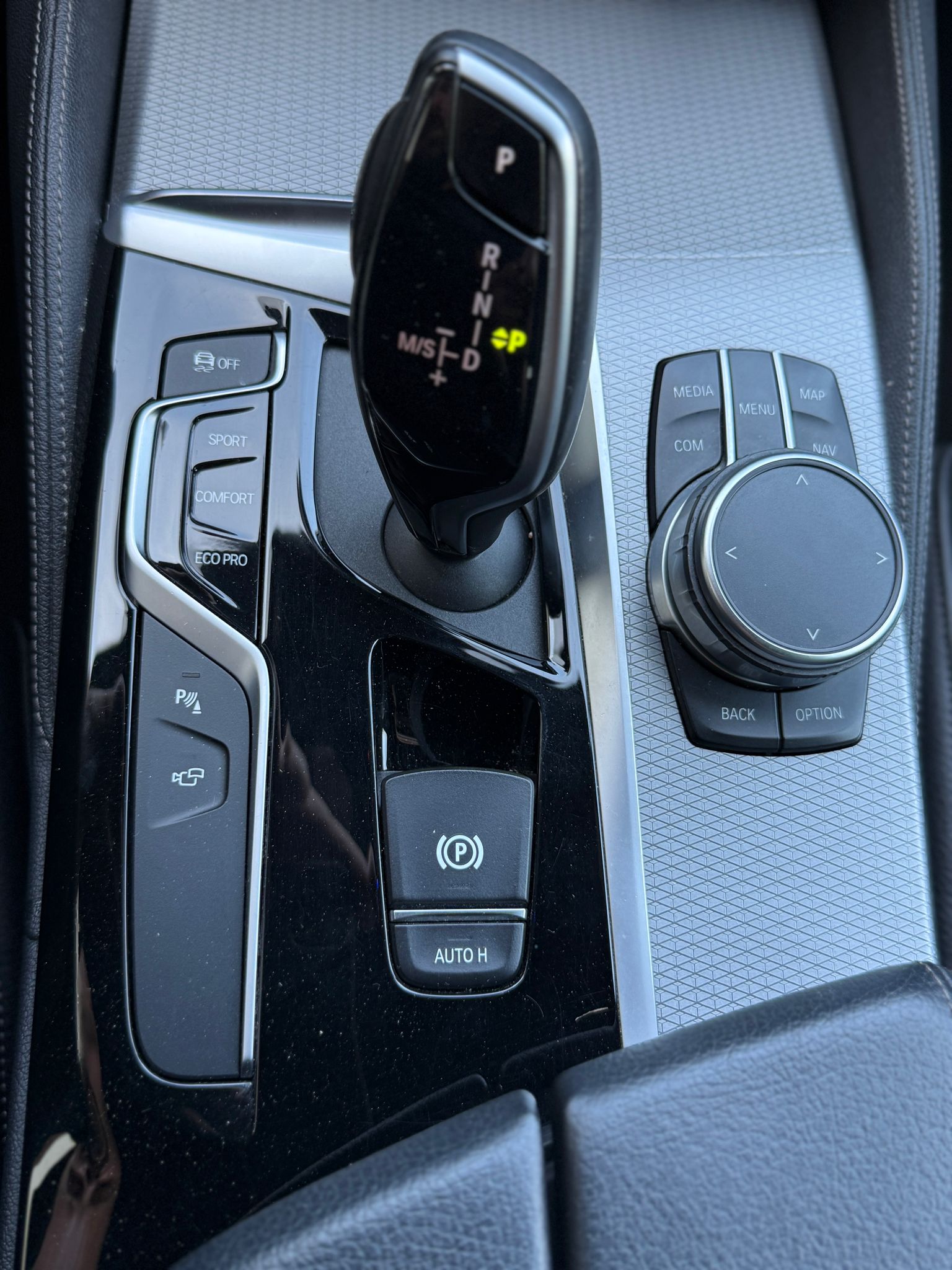 BMW 520d xDrive Touring Sport Line Steptronic-image-17