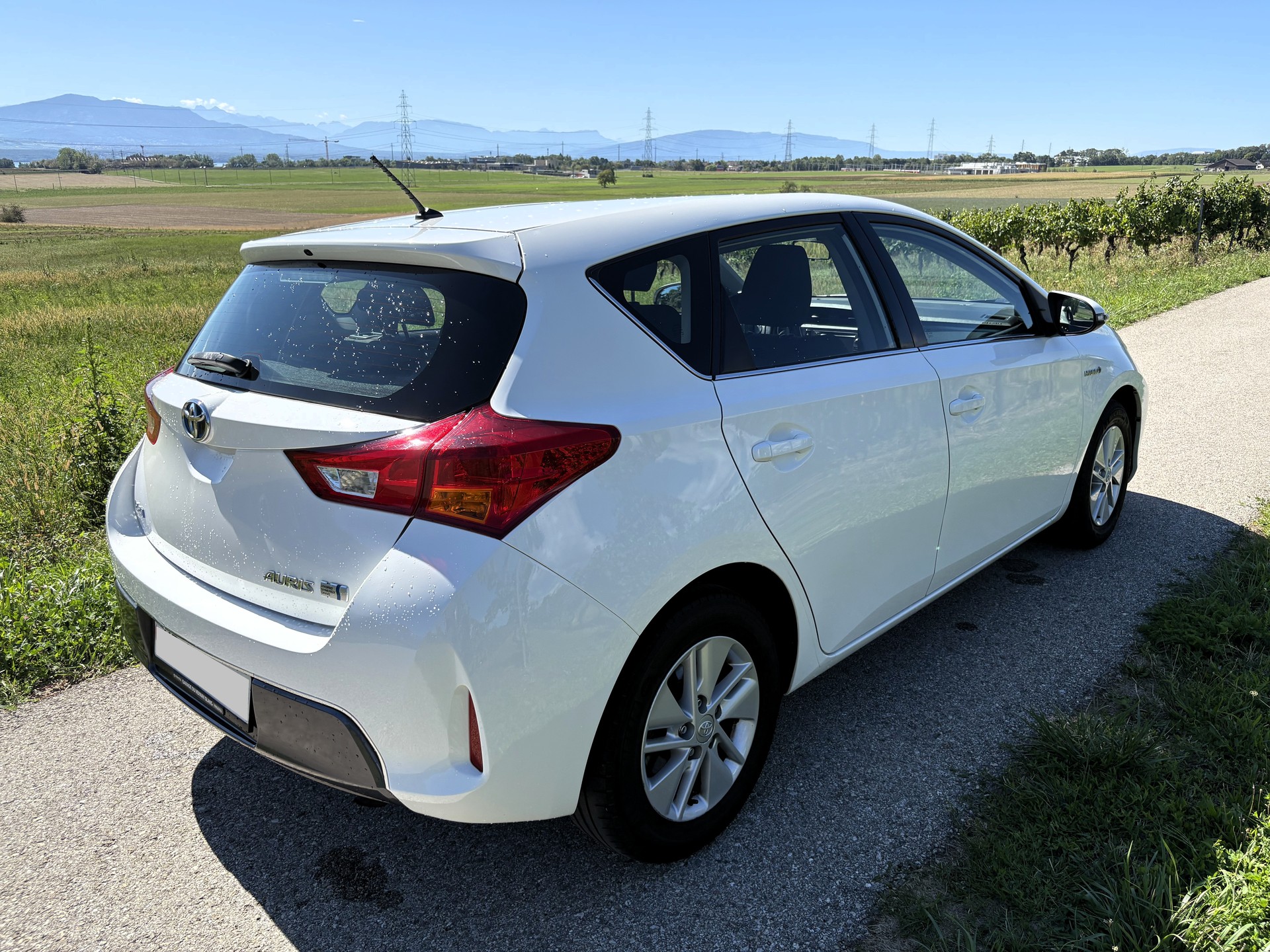 TOYOTA 1.8 HSD Linea Luna-image-1