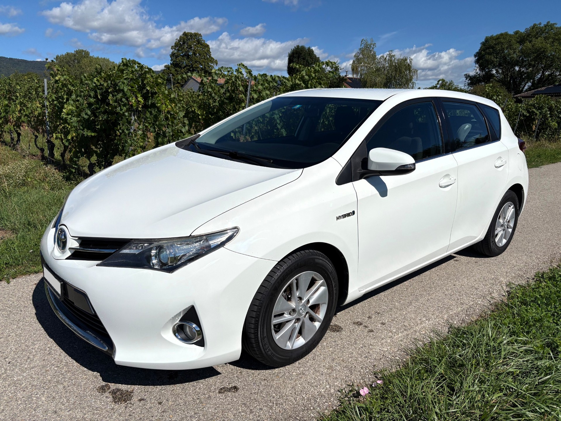 TOYOTA 1.8 HSD Linea Luna-image-0